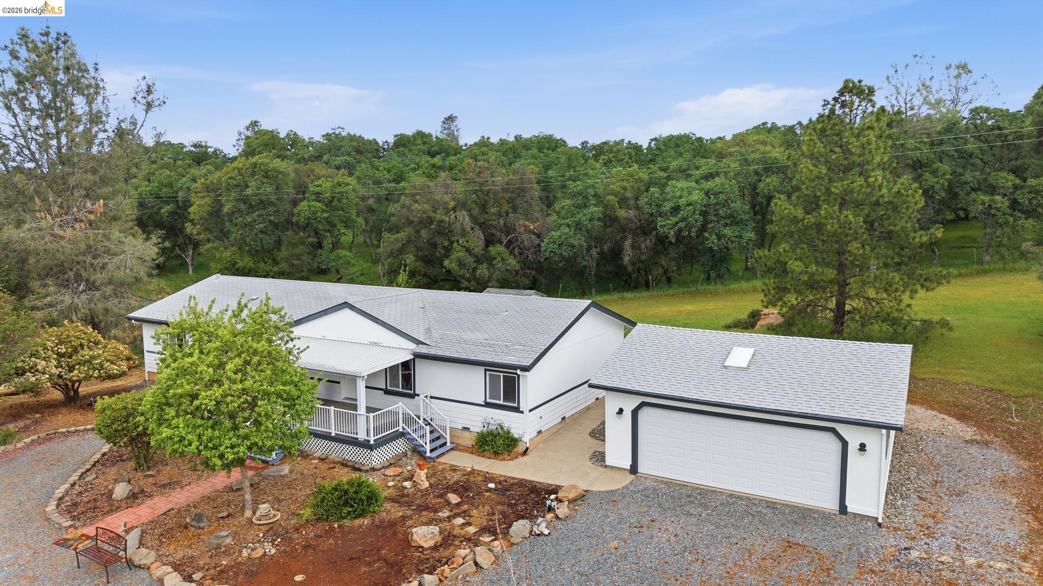 Detail Gallery Image 5 of 39 For 17655 Murphy Ct., Sonora,  CA 95370 - 3 Beds | 2 Baths