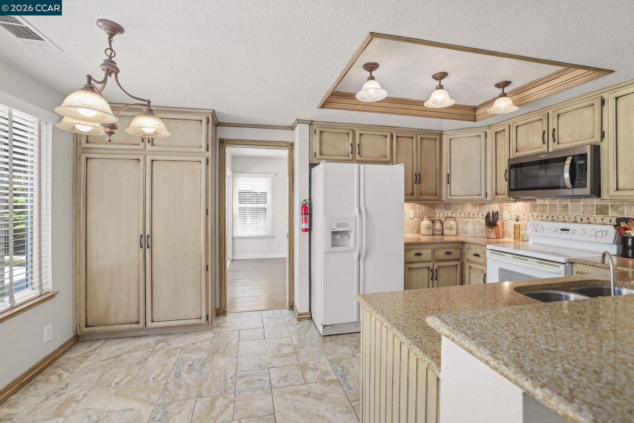 Detail Gallery Image 11 of 35 For 4849 Highlands Way, Antioch,  CA 94531 - 4 Beds | 2/1 Baths