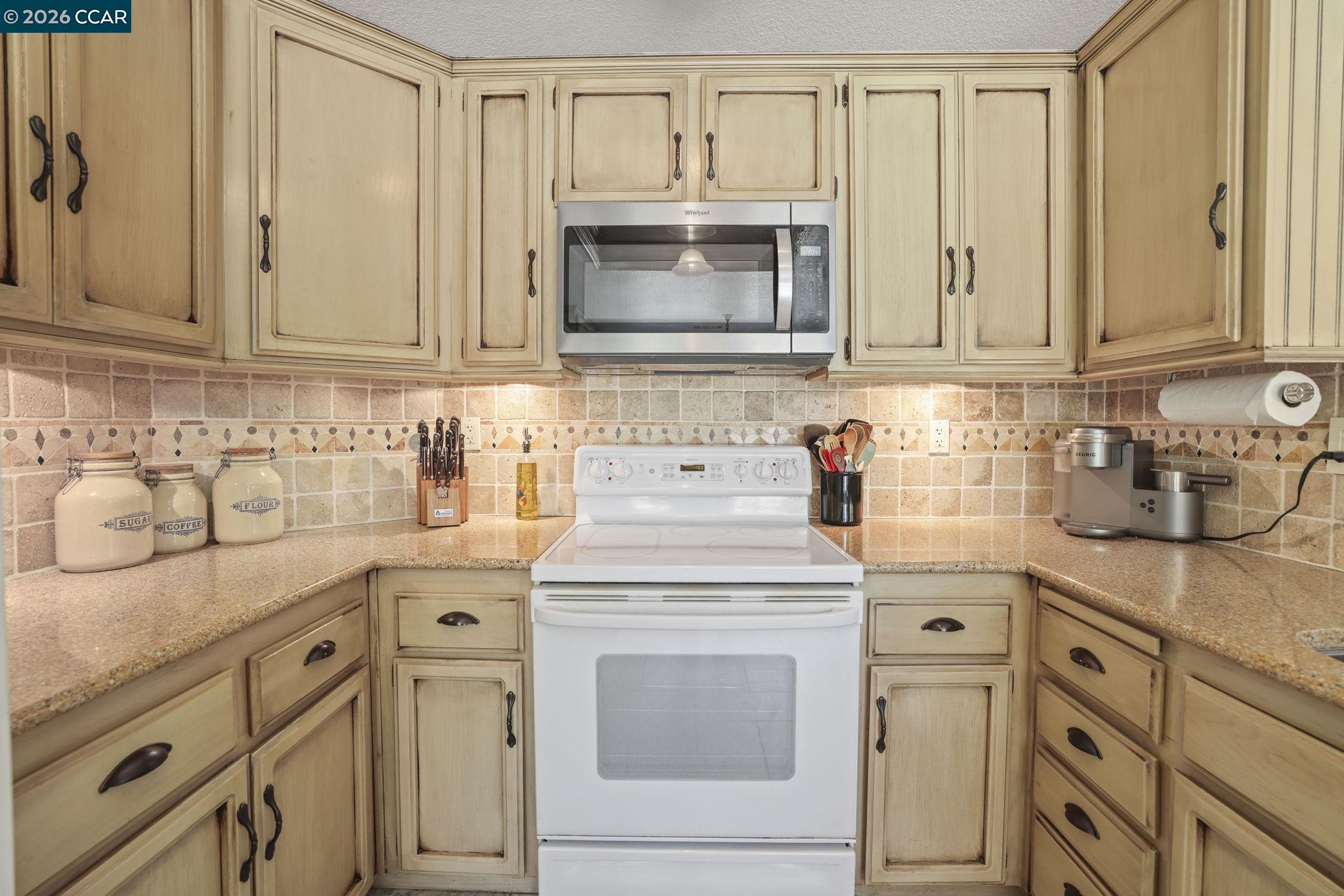 Detail Gallery Image 12 of 35 For 4849 Highlands Way, Antioch,  CA 94531 - 4 Beds | 2/1 Baths