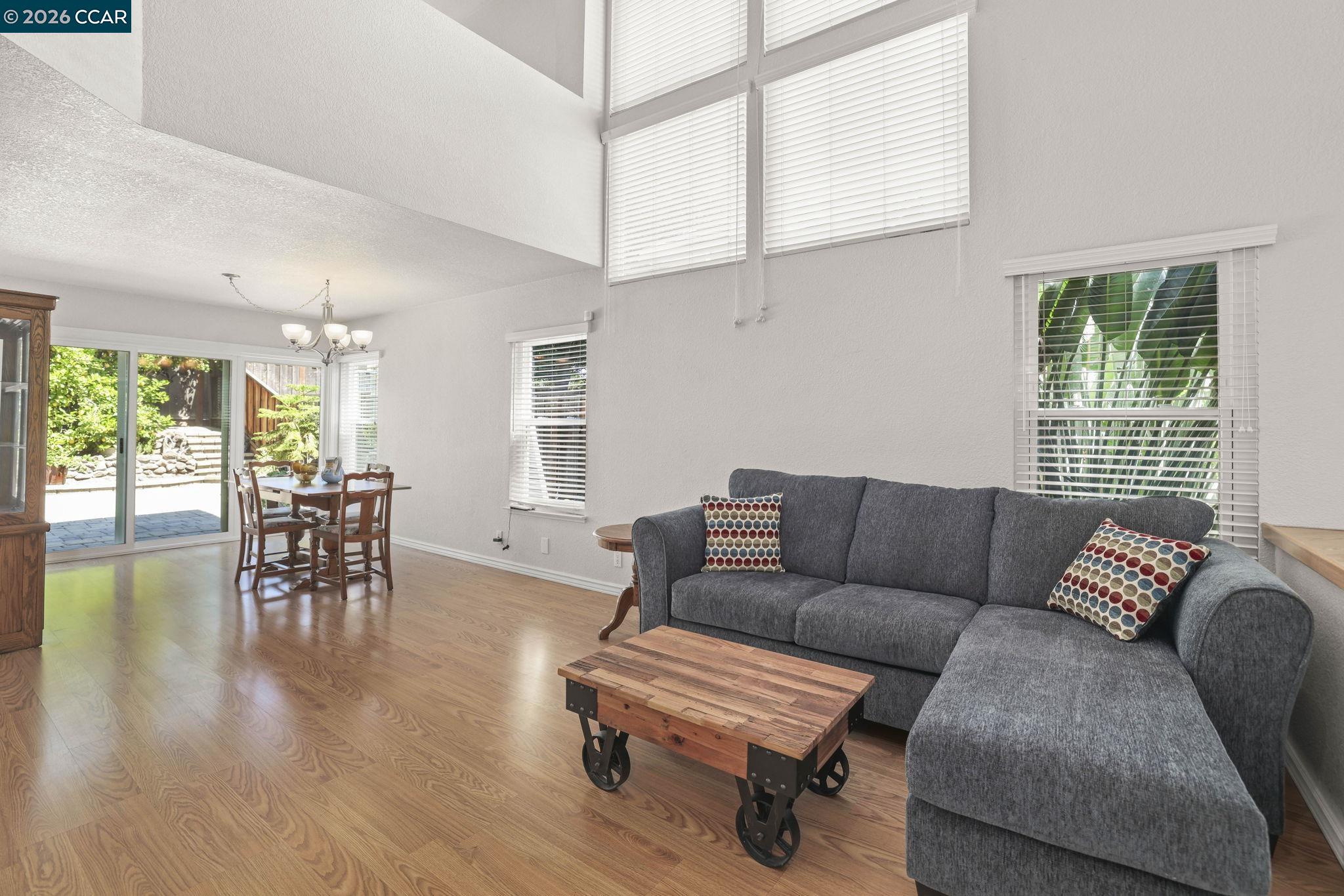 Detail Gallery Image 7 of 35 For 4849 Highlands Way, Antioch,  CA 94531 - 4 Beds | 2/1 Baths