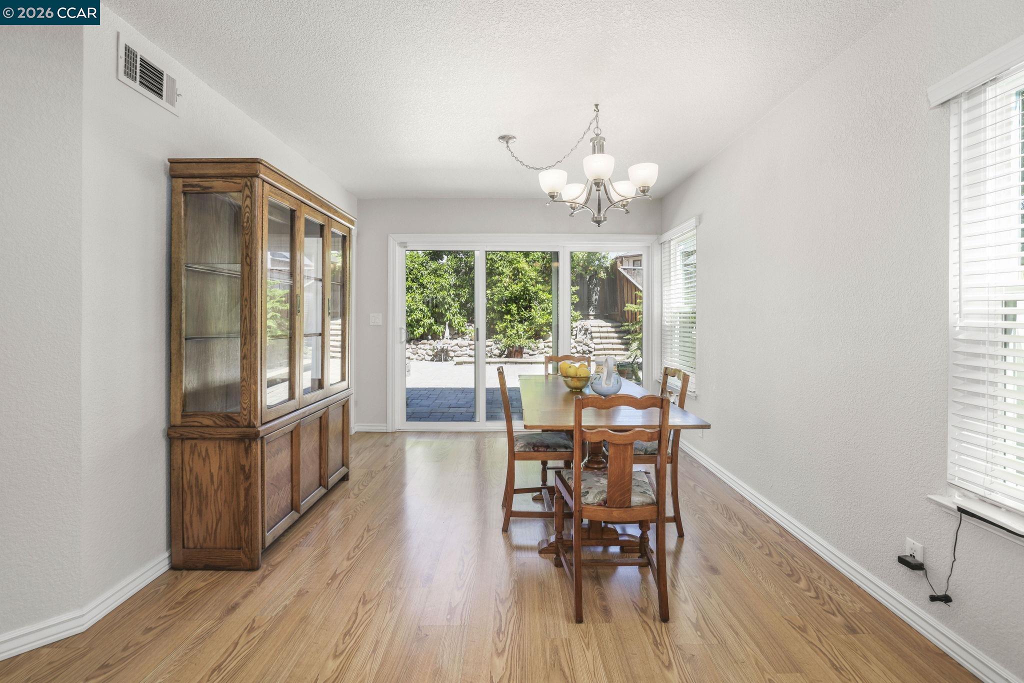 Detail Gallery Image 10 of 35 For 4849 Highlands Way, Antioch,  CA 94531 - 4 Beds | 2/1 Baths