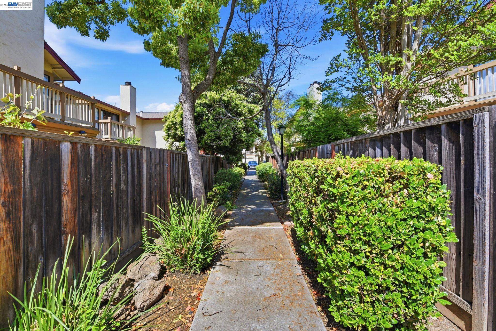 Detail Gallery Image 3 of 43 For 935 Cherry Glen Cir #219,  Fremont,  CA 94536 - 2 Beds | 2 Baths
