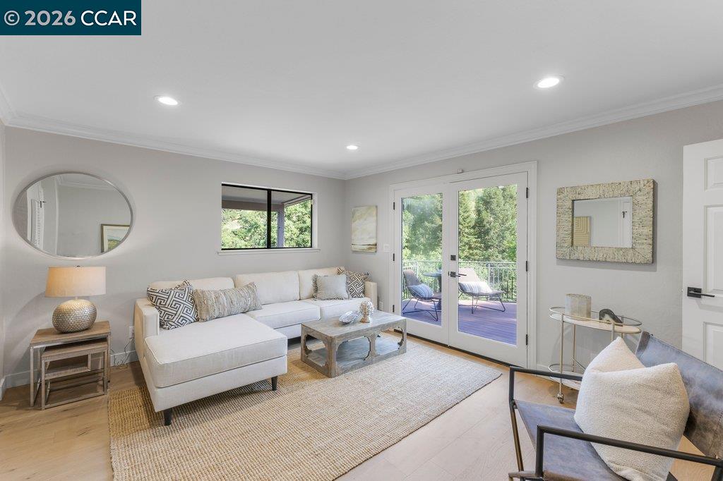 Detail Gallery Image 4 of 53 For 14 Springhill Lane, Lafayette,  CA 94929 - 4 Beds | 3 Baths