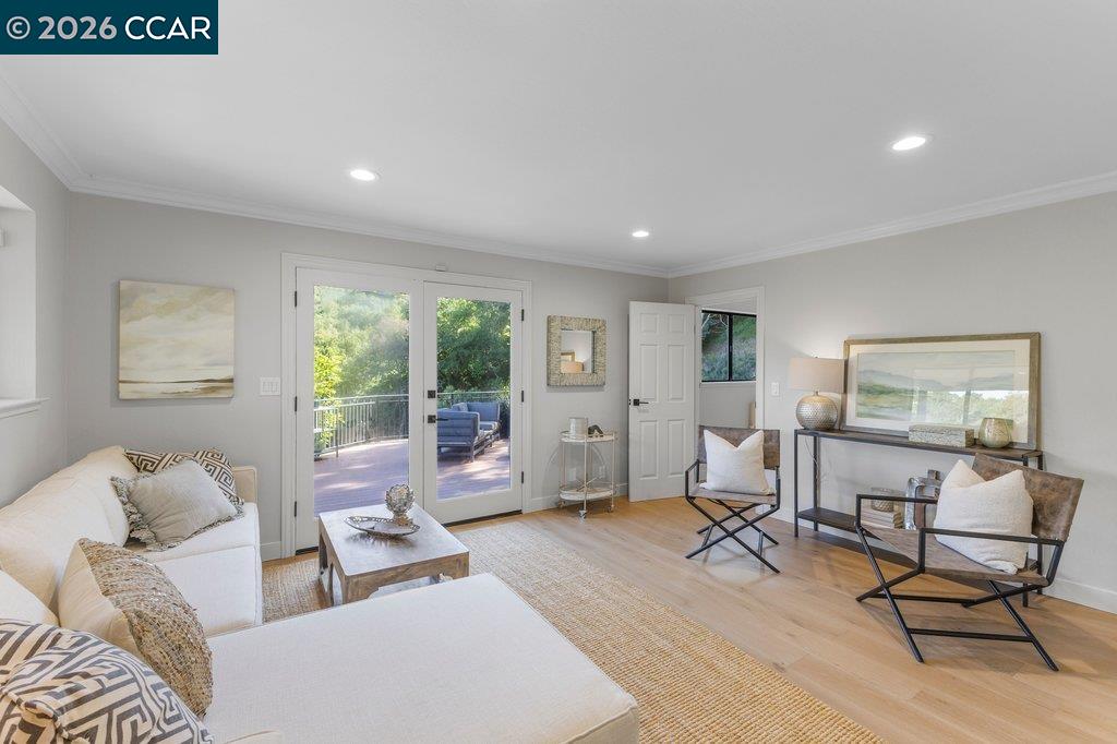 Detail Gallery Image 5 of 53 For 14 Springhill Lane, Lafayette,  CA 94929 - 4 Beds | 3 Baths