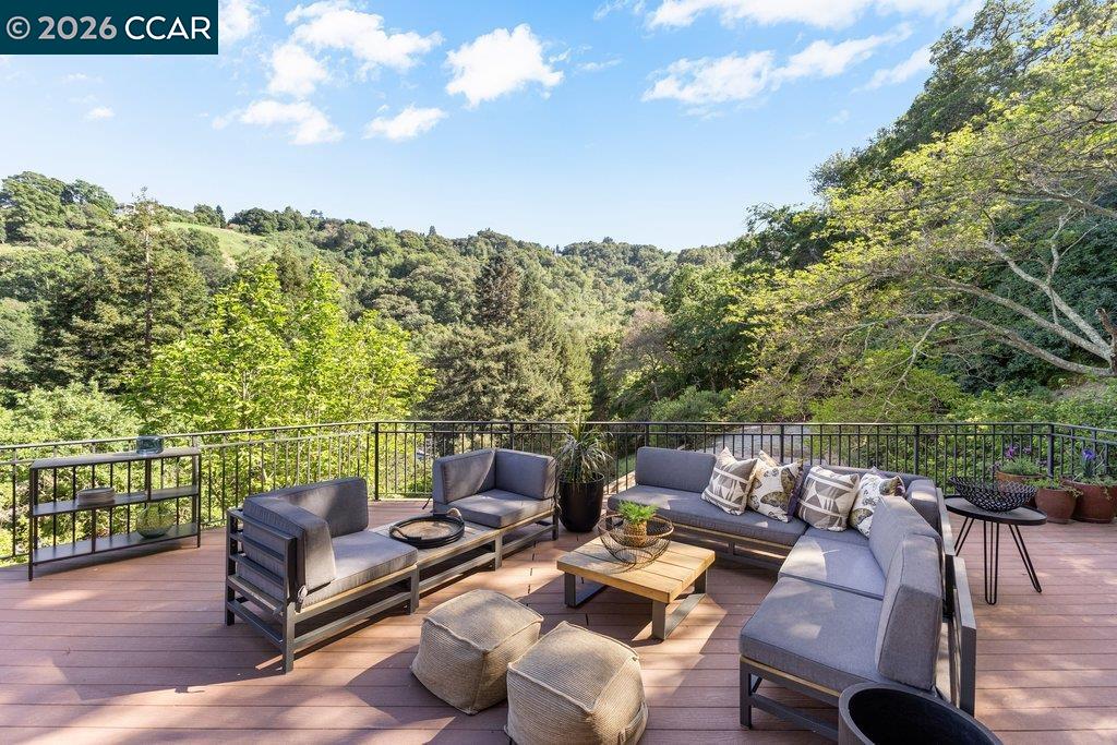 Detail Gallery Image 7 of 53 For 14 Springhill Lane, Lafayette,  CA 94929 - 4 Beds | 3 Baths