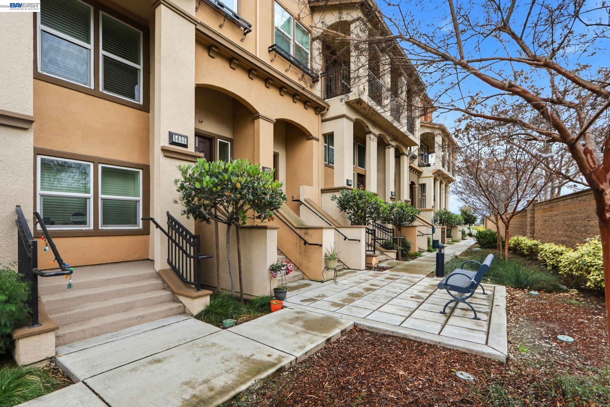 Photo #4: 41129638 Listing: Photo #4