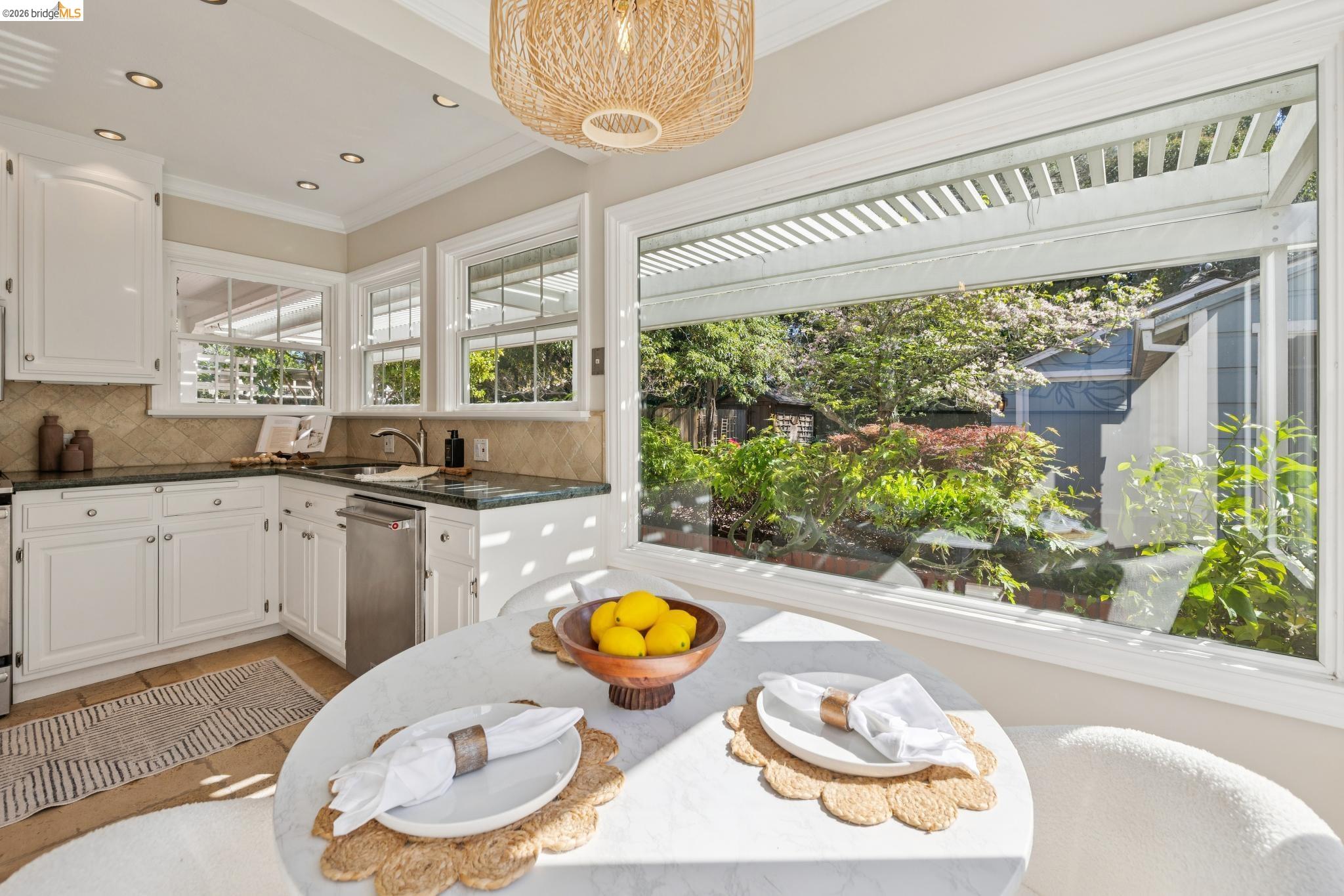 Detail Gallery Image 14 of 57 For 1193 Glen Dr., San Leandro,  CA 94577 - 3 Beds | 2/1 Baths