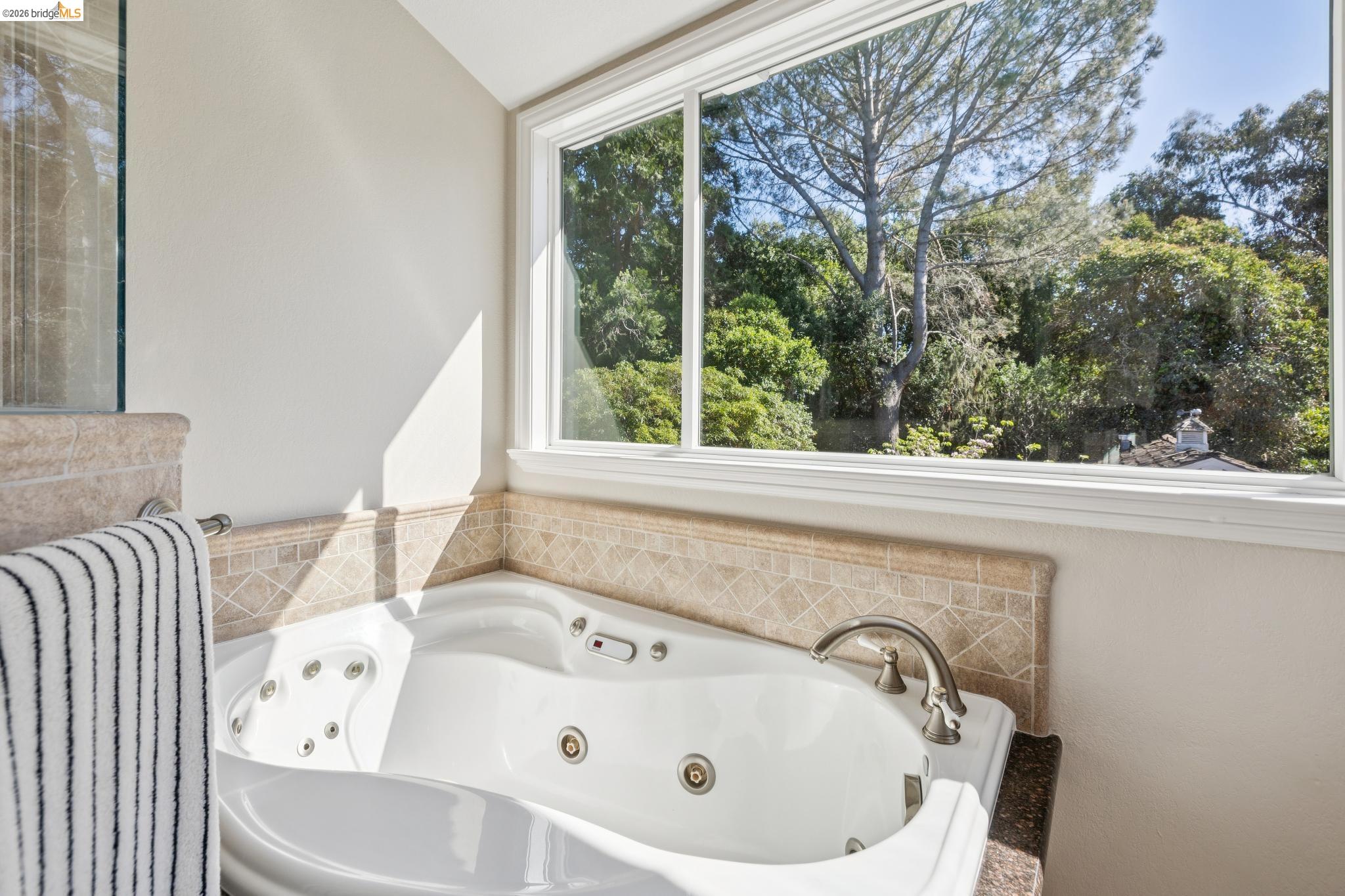 Detail Gallery Image 25 of 57 For 1193 Glen Dr., San Leandro,  CA 94577 - 3 Beds | 2/1 Baths