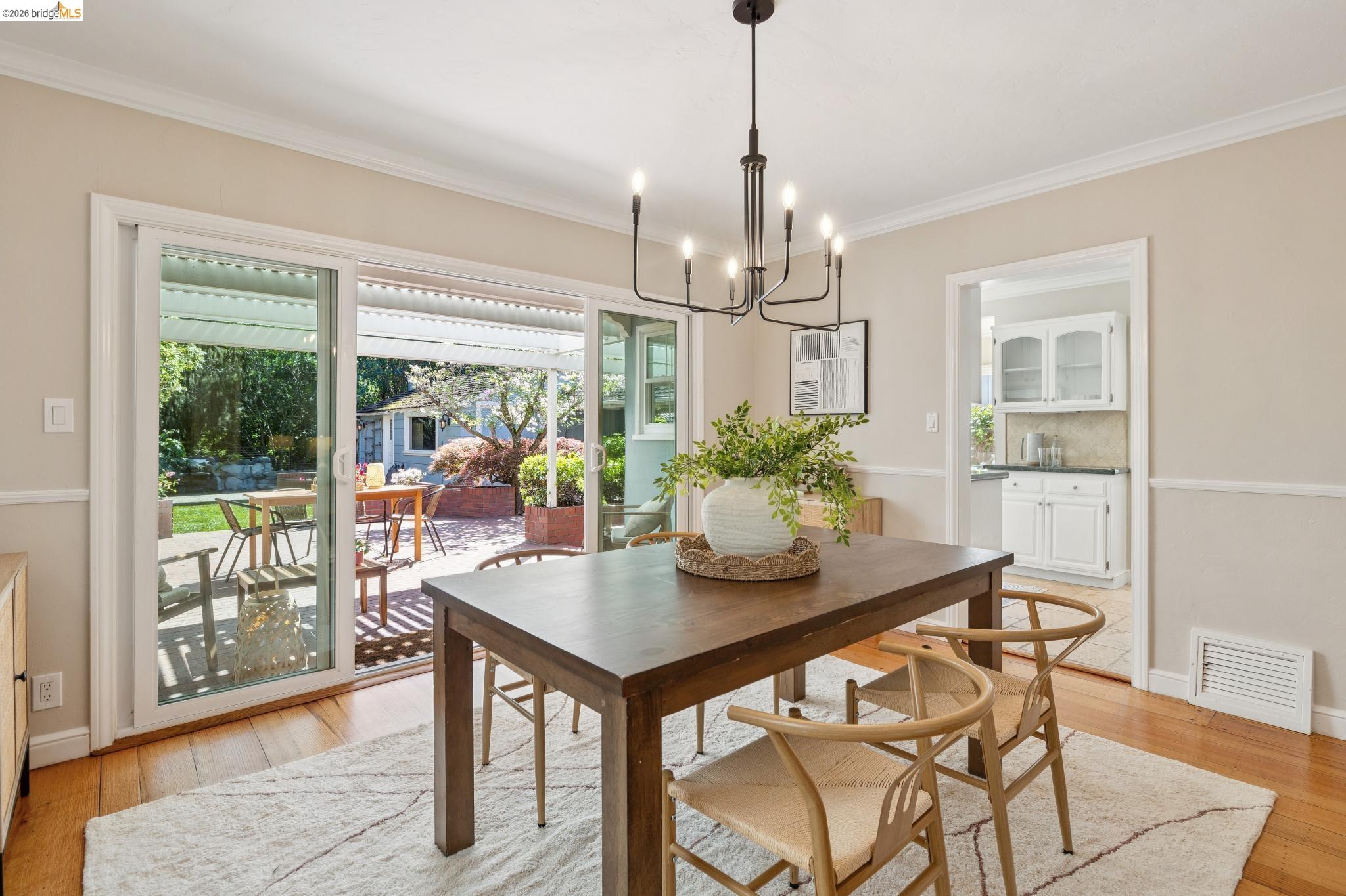 Detail Gallery Image 8 of 57 For 1193 Glen Dr., San Leandro,  CA 94577 - 3 Beds | 2/1 Baths