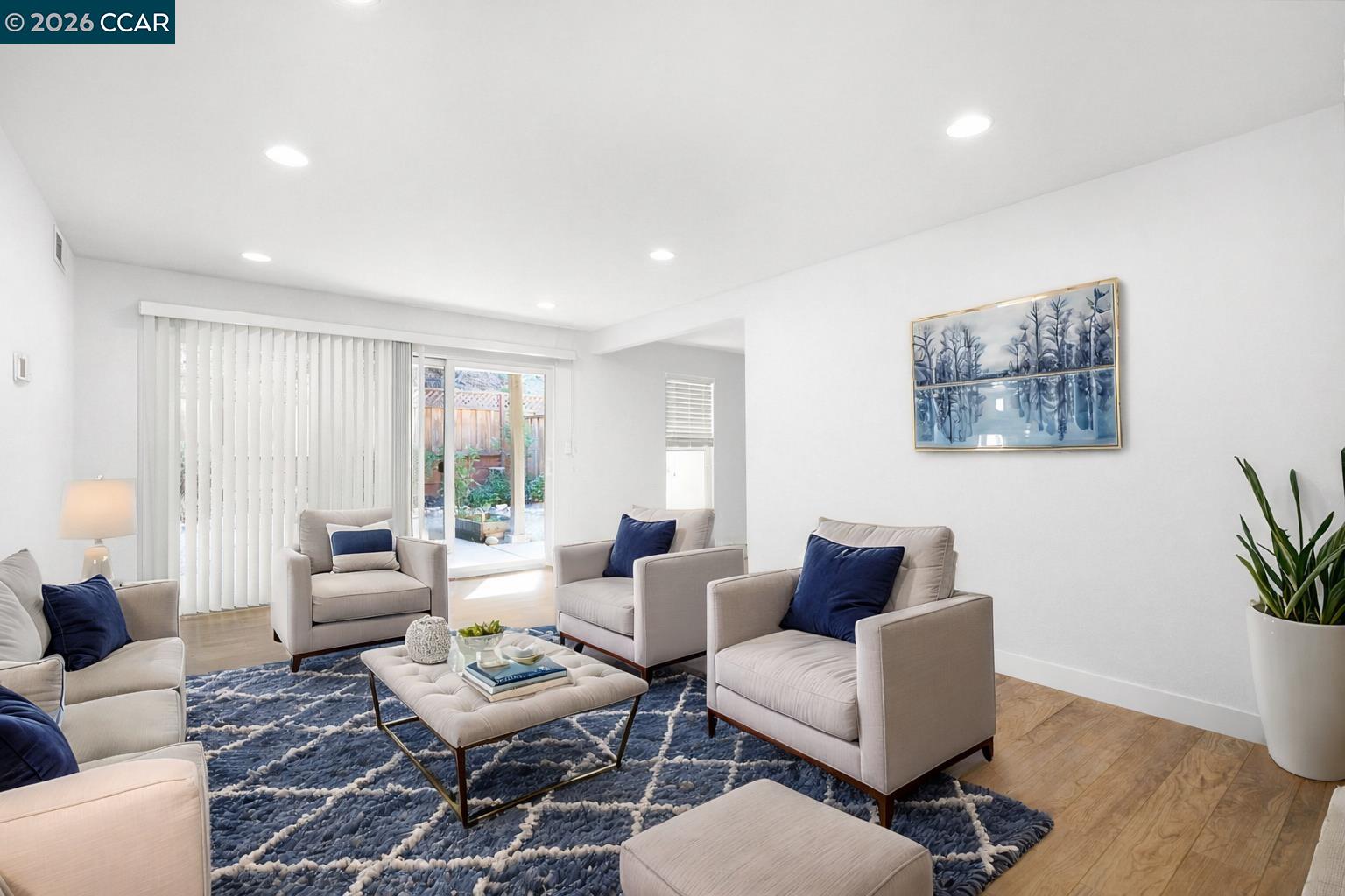 Front Image Thumbnail for CC41129646