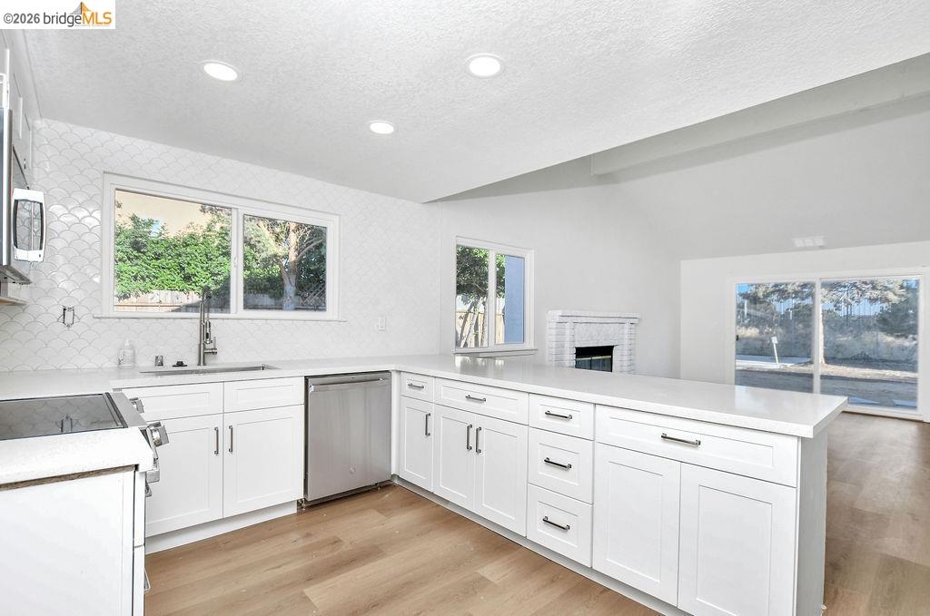 Detail Gallery Image 12 of 35 For 1060 Woodglen Dr, Oakley,  CA 94561 - 4 Beds | 2 Baths