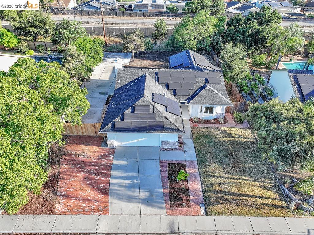 Detail Gallery Image 4 of 35 For 1060 Woodglen Dr, Oakley,  CA 94561 - 4 Beds | 2 Baths