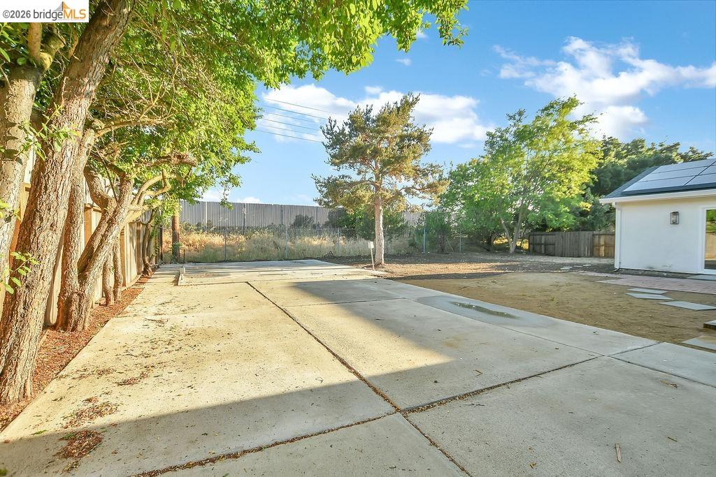 Detail Gallery Image 31 of 35 For 1060 Woodglen Dr, Oakley,  CA 94561 - 4 Beds | 2 Baths