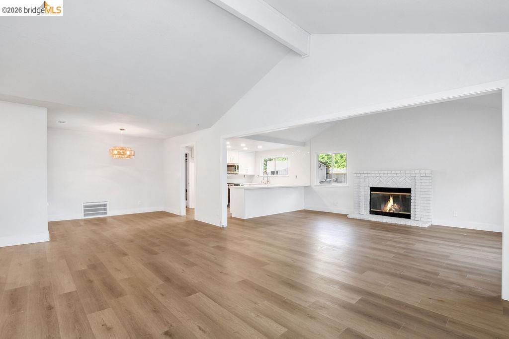 Detail Gallery Image 9 of 35 For 1060 Woodglen Dr, Oakley,  CA 94561 - 4 Beds | 2 Baths