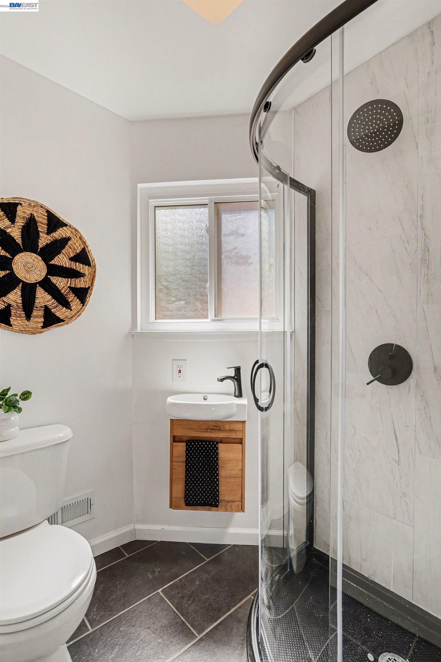 Detail Gallery Image 14 of 39 For 109 Alta Vista Way, Daly City,  CA 94014 - 3 Beds | 2 Baths