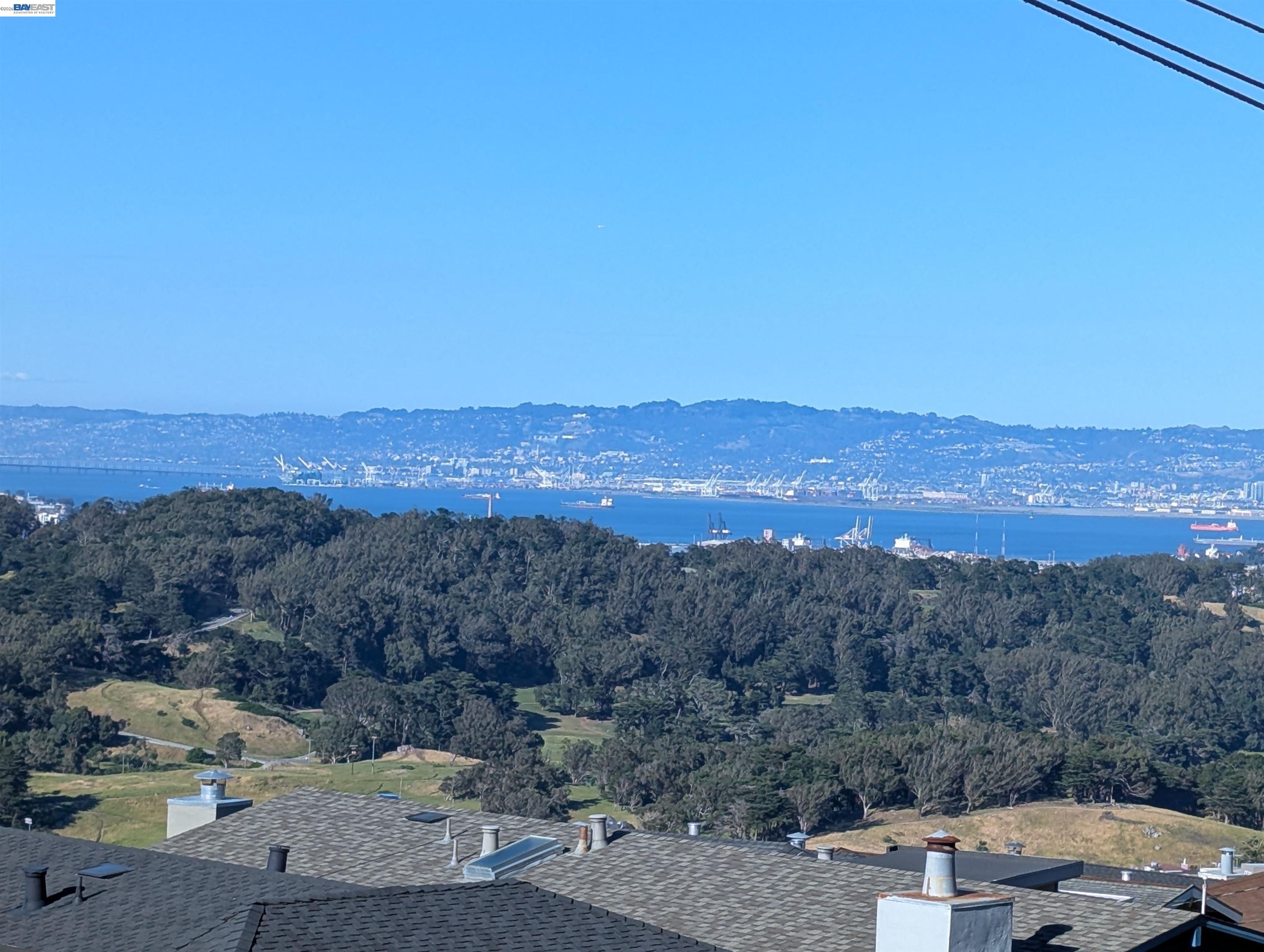 Detail Gallery Image 3 of 39 For 109 Alta Vista Way, Daly City,  CA 94014 - 3 Beds | 2 Baths