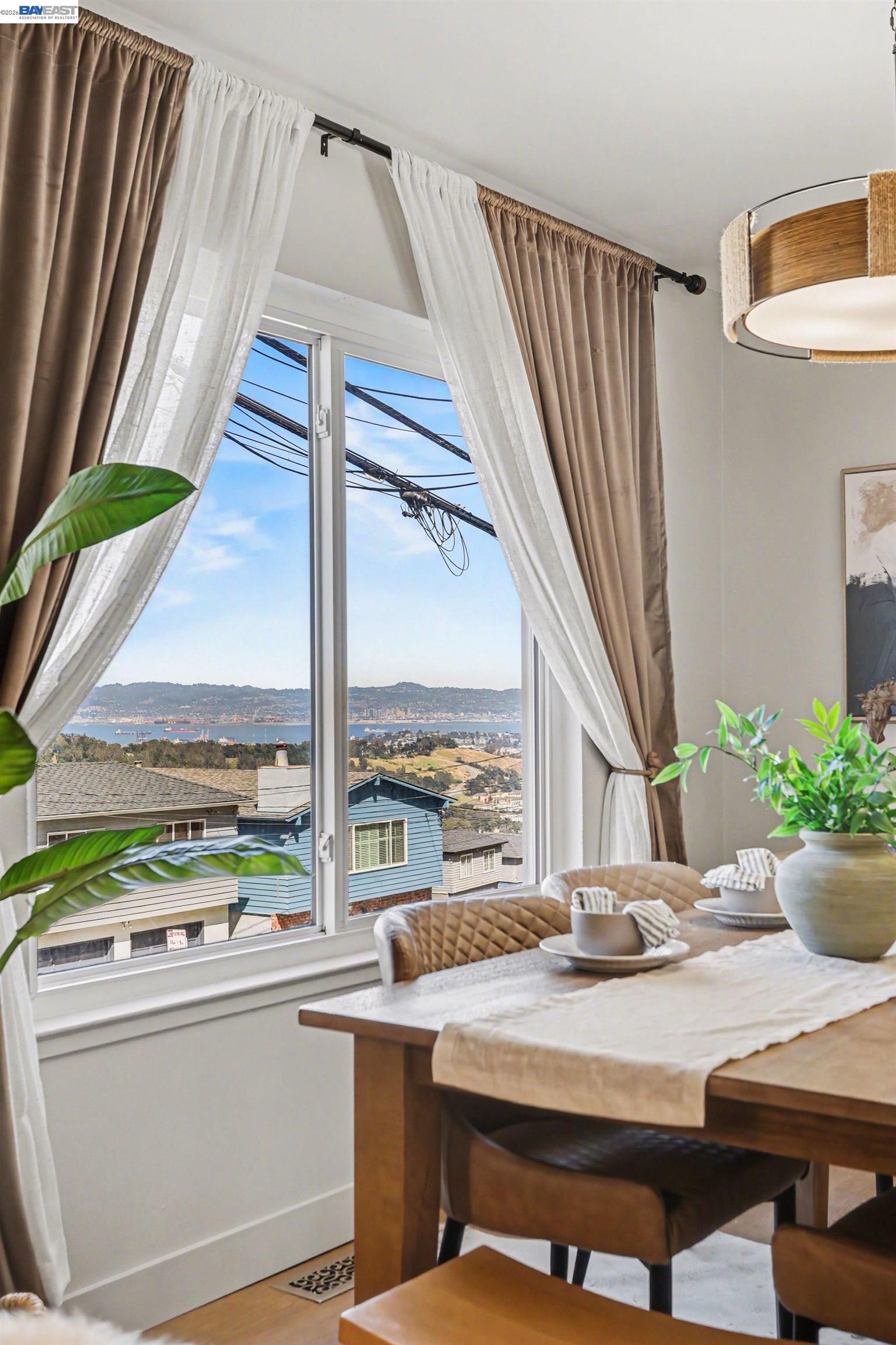 Detail Gallery Image 9 of 39 For 109 Alta Vista Way, Daly City,  CA 94014 - 3 Beds | 2 Baths