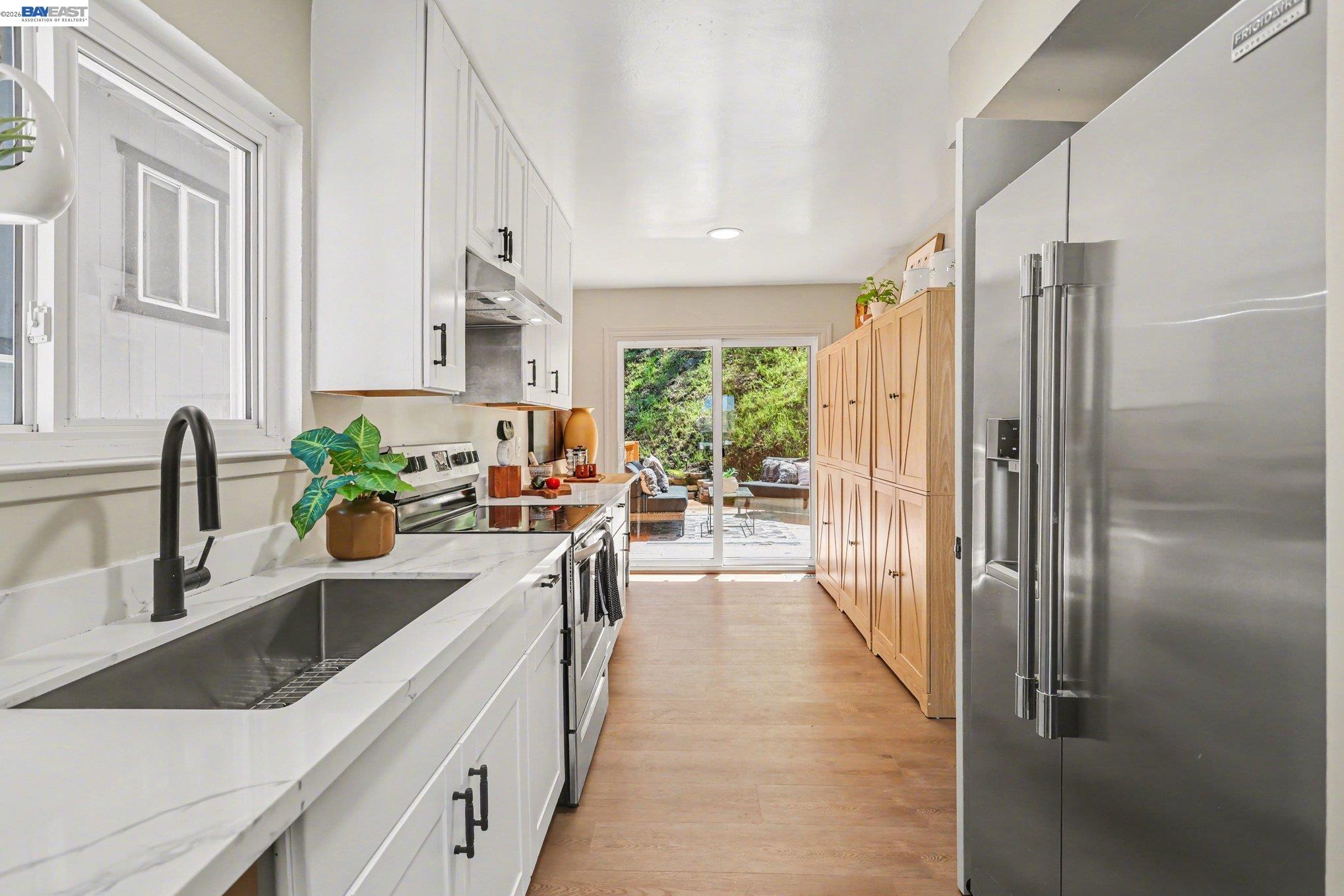 Detail Gallery Image 10 of 39 For 109 Alta Vista Way, Daly City,  CA 94014 - 3 Beds | 2 Baths