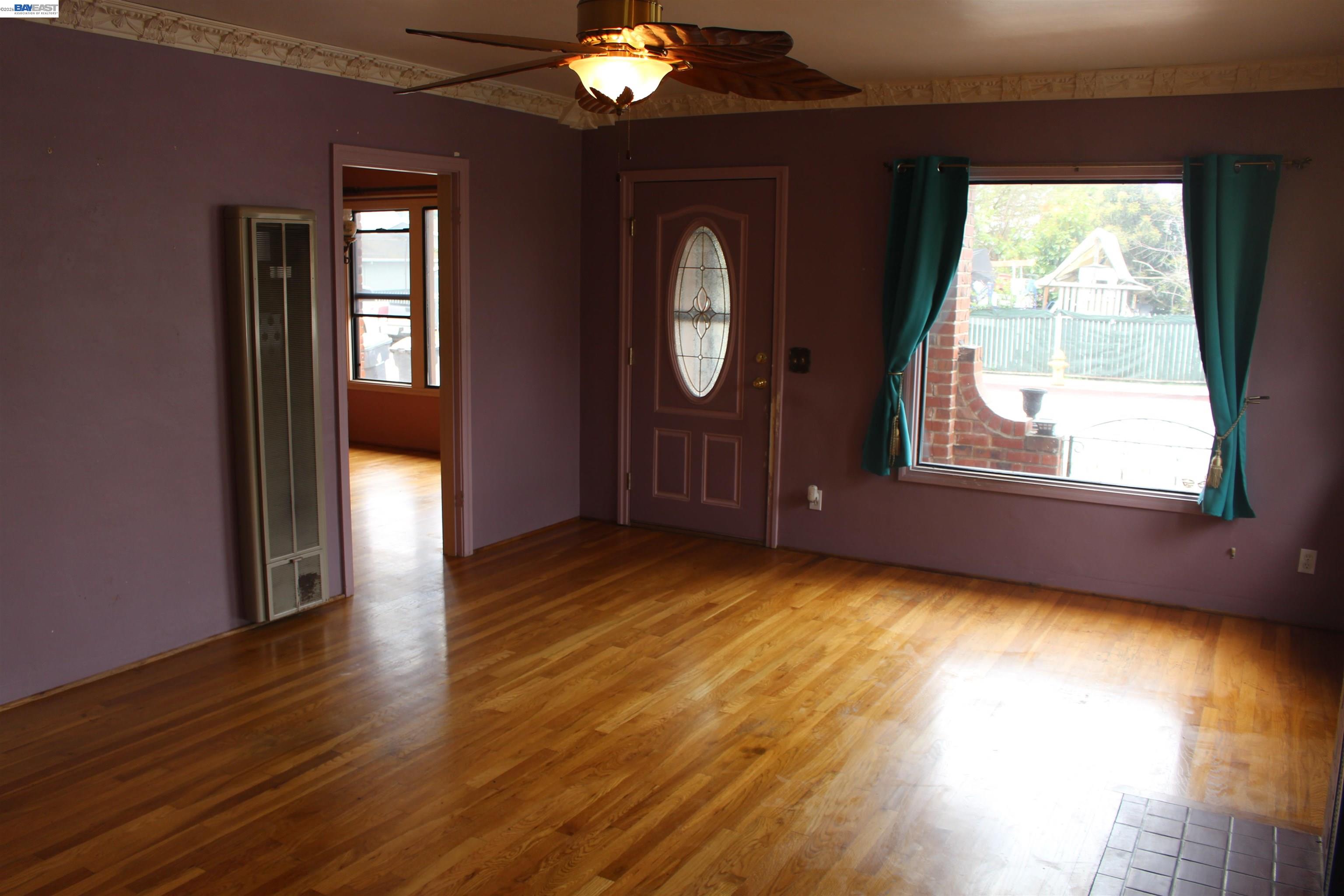 Detail Gallery Image 2 of 8 For 703 Palm Ave, Watsonville,  CA 95076 - 3 Beds | 1/1 Baths