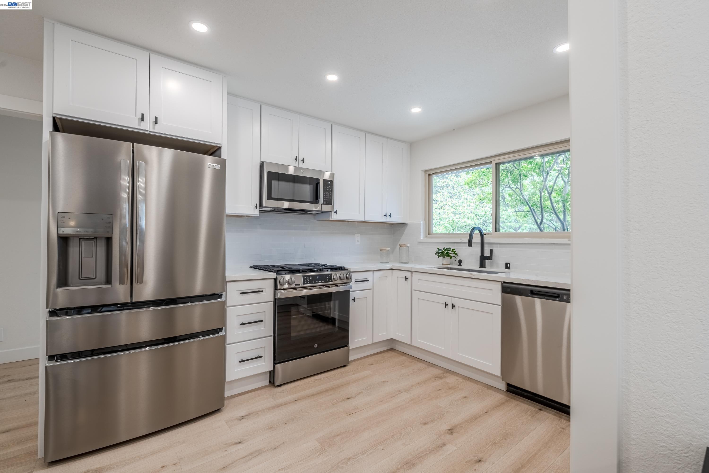 Detail Gallery Image 17 of 39 For 3743 Sanford St, Concord,  CA 94520 - 4 Beds | 2 Baths