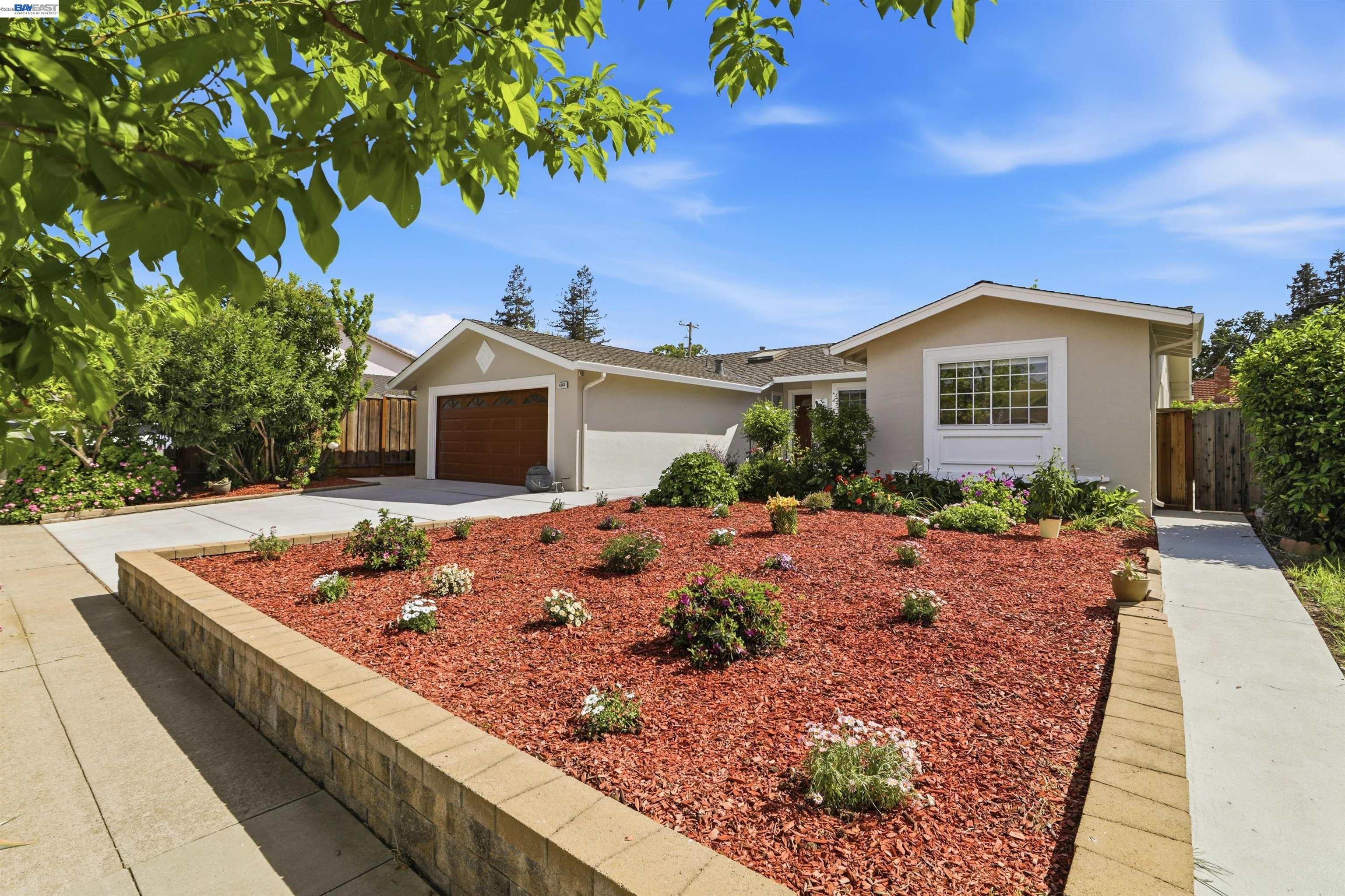 Detail Gallery Image 4 of 59 For 6563 Camden Ave, San Jose,  CA 95120 - 4 Beds | 2 Baths