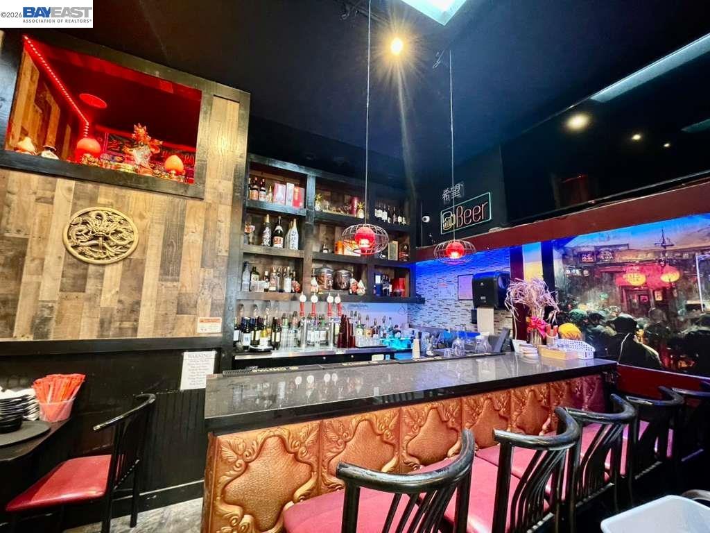 Detail Gallery Image 5 of 8 For 366 8th St, Oakland,  CA 94607 - – Beds | – Baths