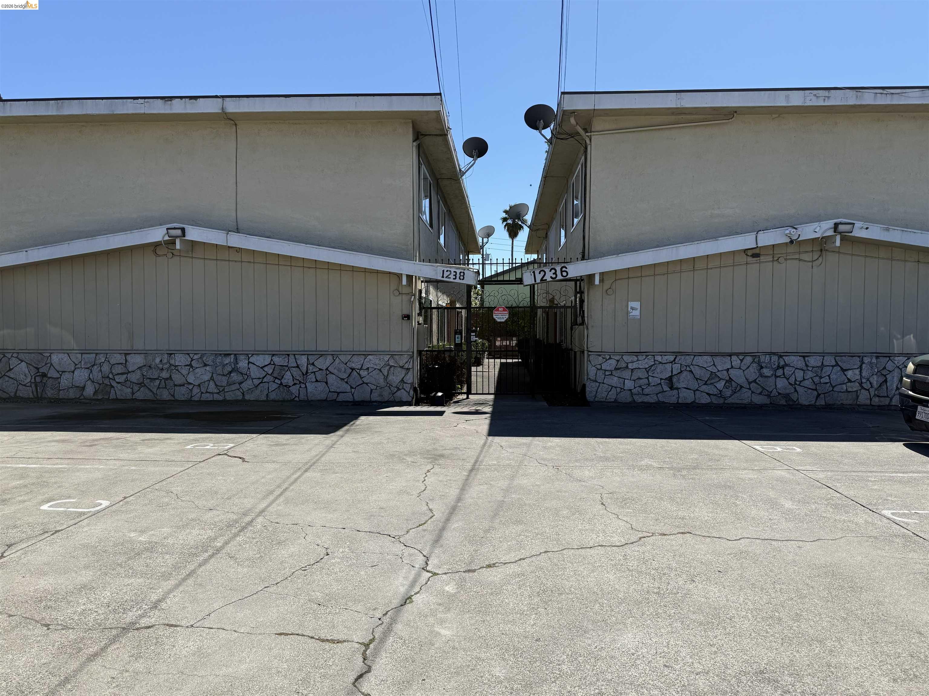 Front Image Thumbnail for EB41129670