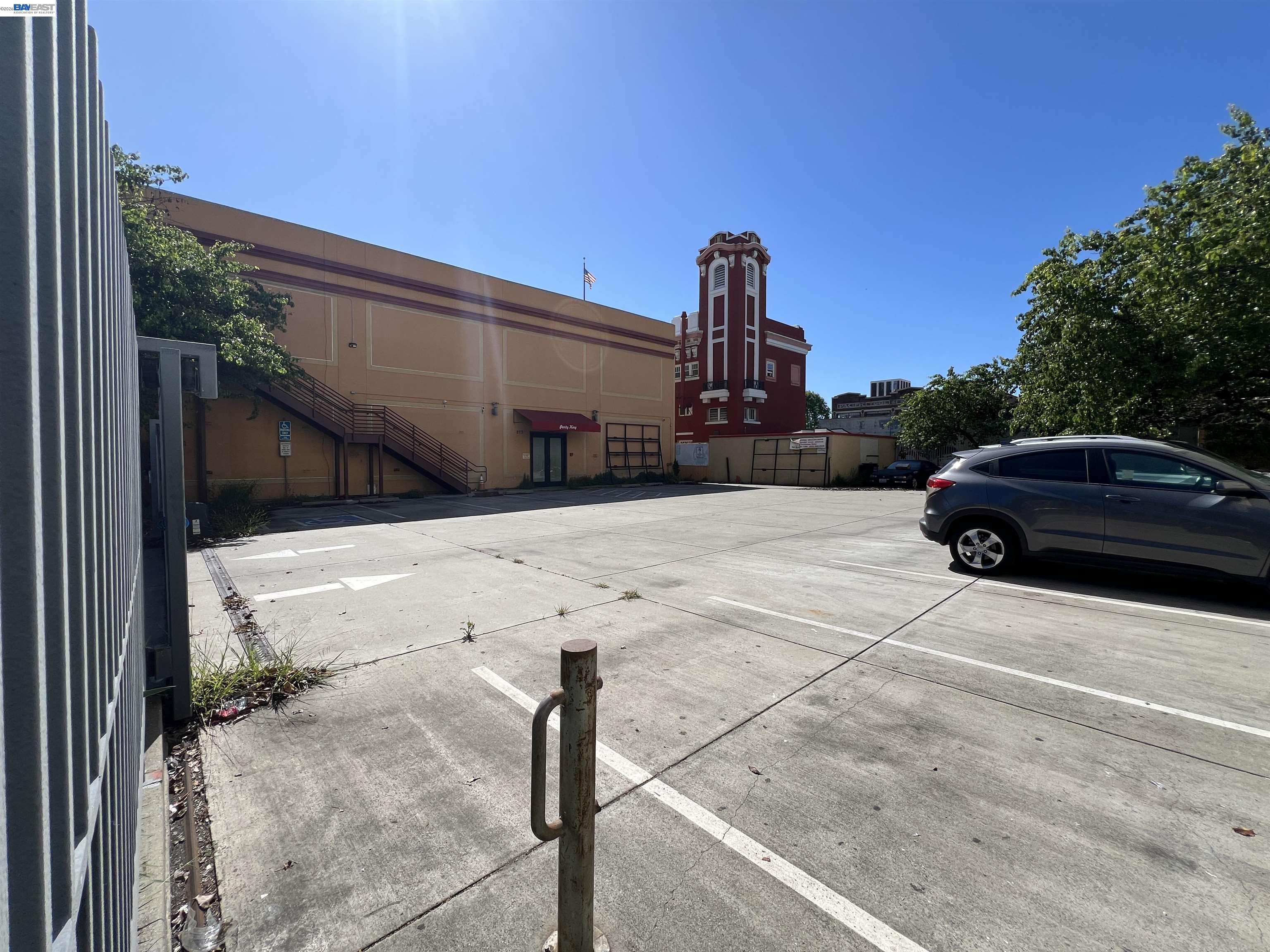 Detail Gallery Image 9 of 13 For 273 9th St, Oakland,  CA 94607 - – Beds | – Baths