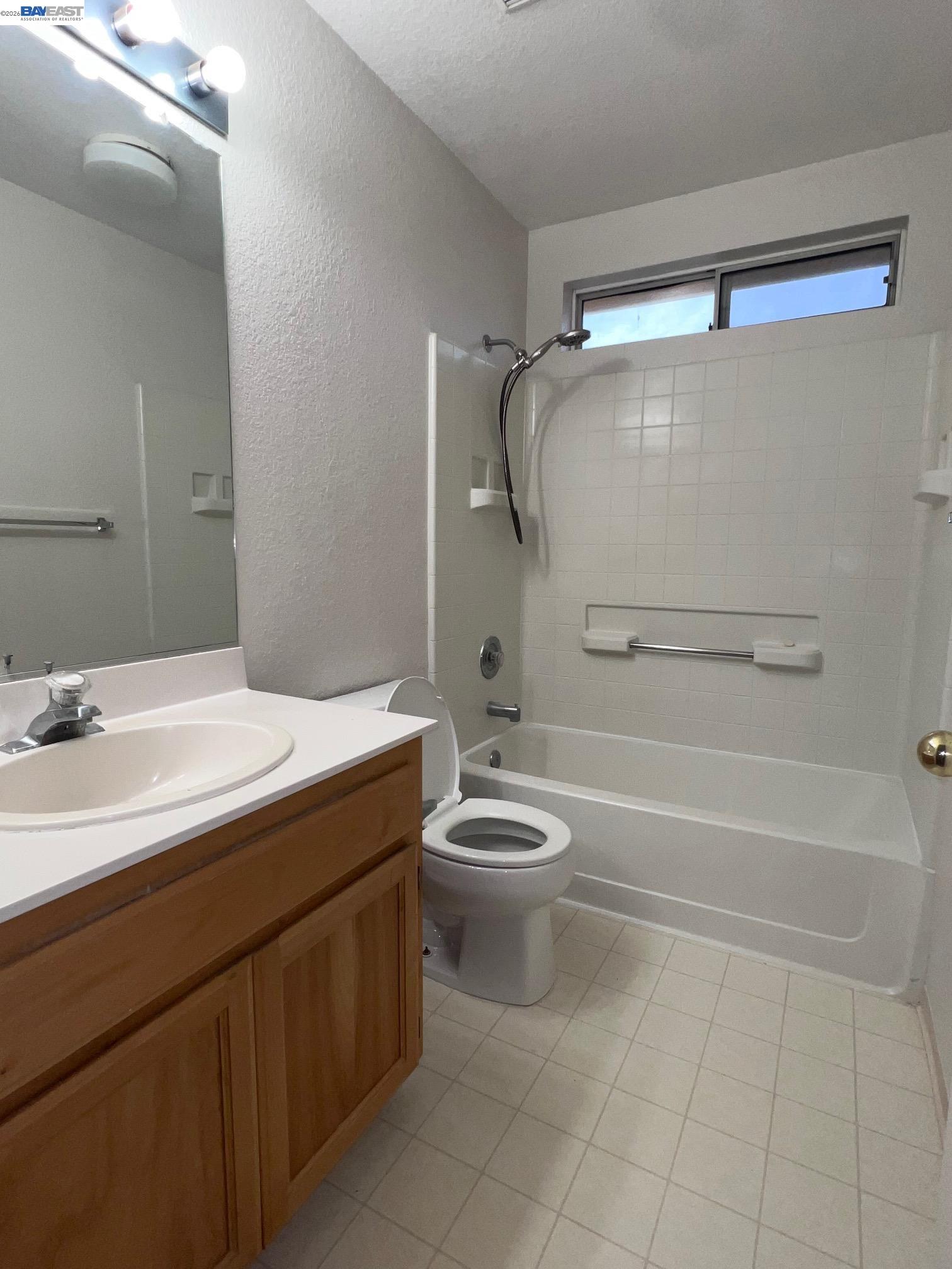 Detail Gallery Image 18 of 31 For 1420 Teakwood Way, Tracy,  CA 95376 - 3 Beds | 2/1 Baths