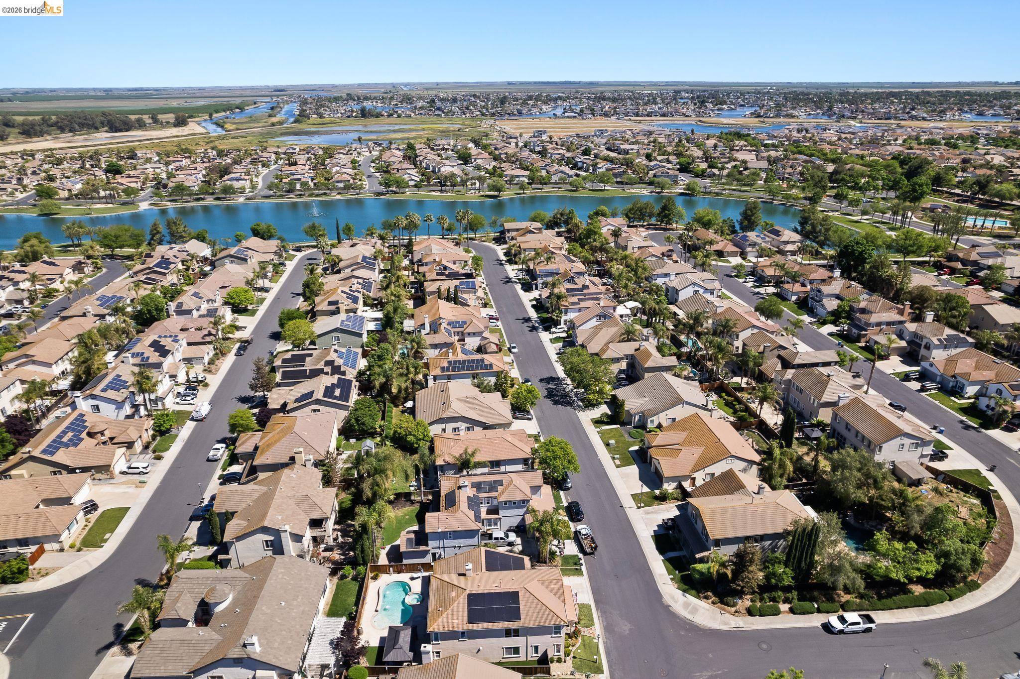 Detail Gallery Image 2 of 49 For 2350 Winchester Loop, Discovery Bay,  CA 94505 - 4 Beds | 3 Baths