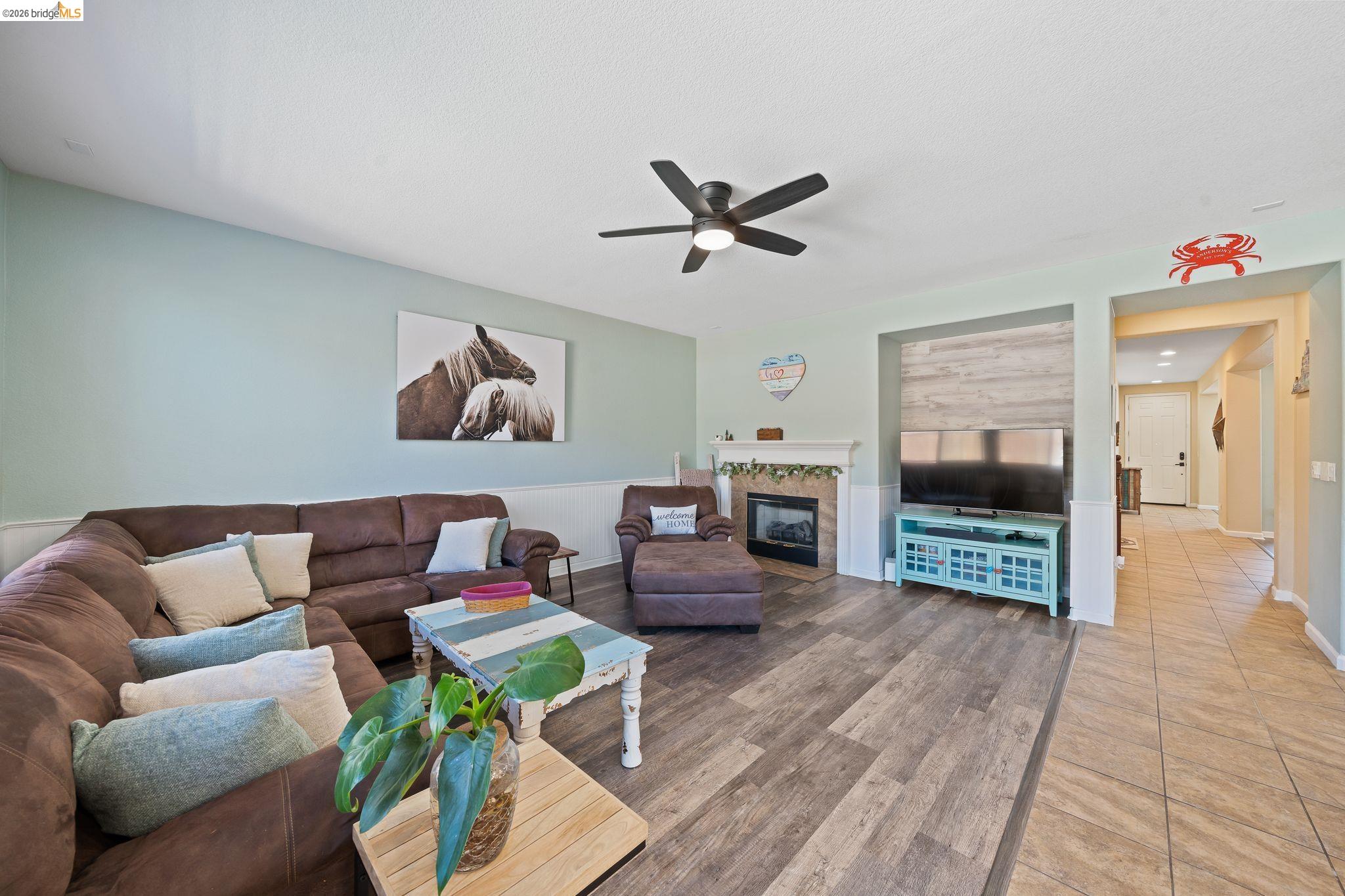 Detail Gallery Image 13 of 49 For 2350 Winchester Loop, Discovery Bay,  CA 94505 - 4 Beds | 3 Baths