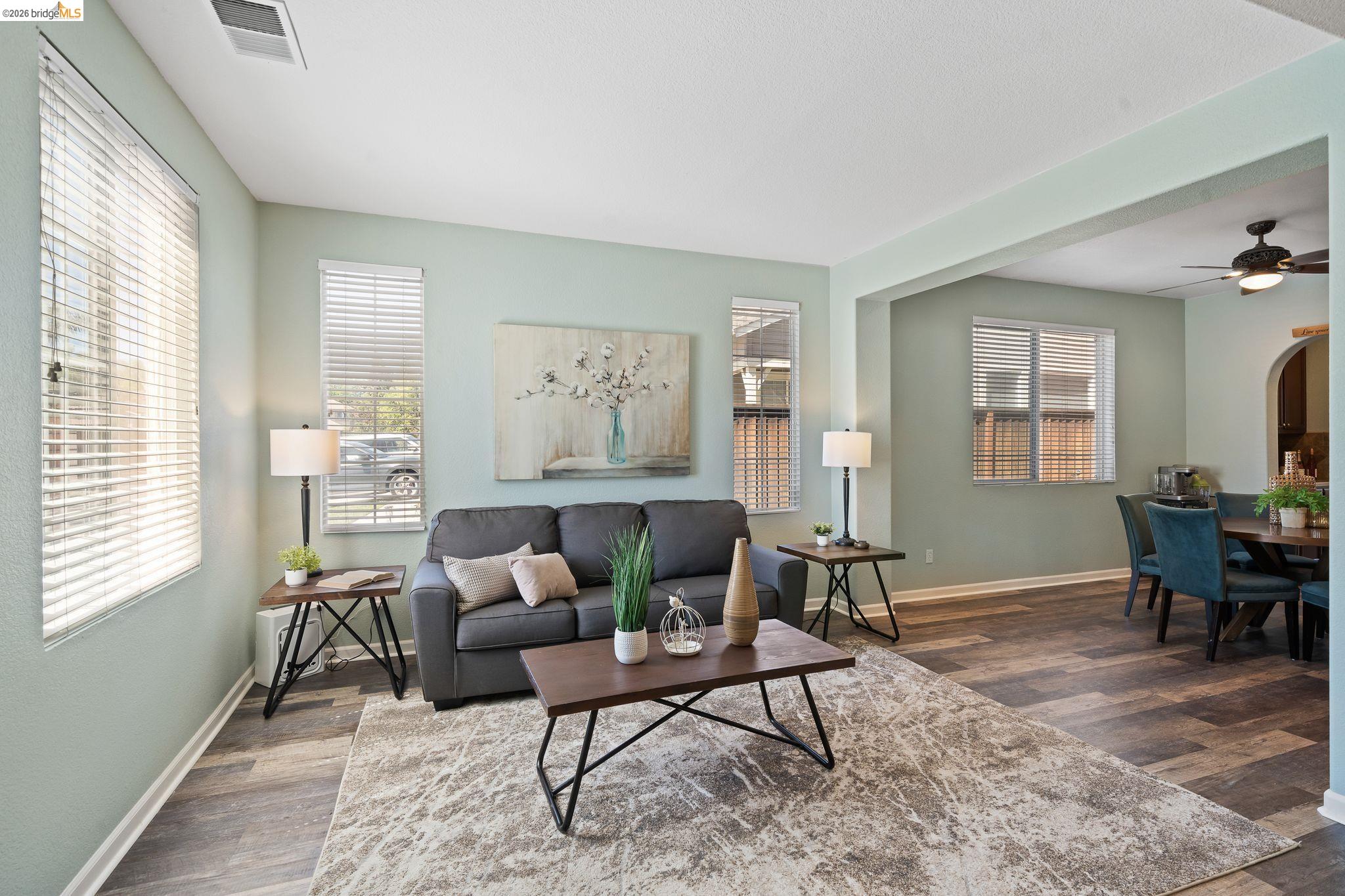 Detail Gallery Image 7 of 49 For 2350 Winchester Loop, Discovery Bay,  CA 94505 - 4 Beds | 3 Baths