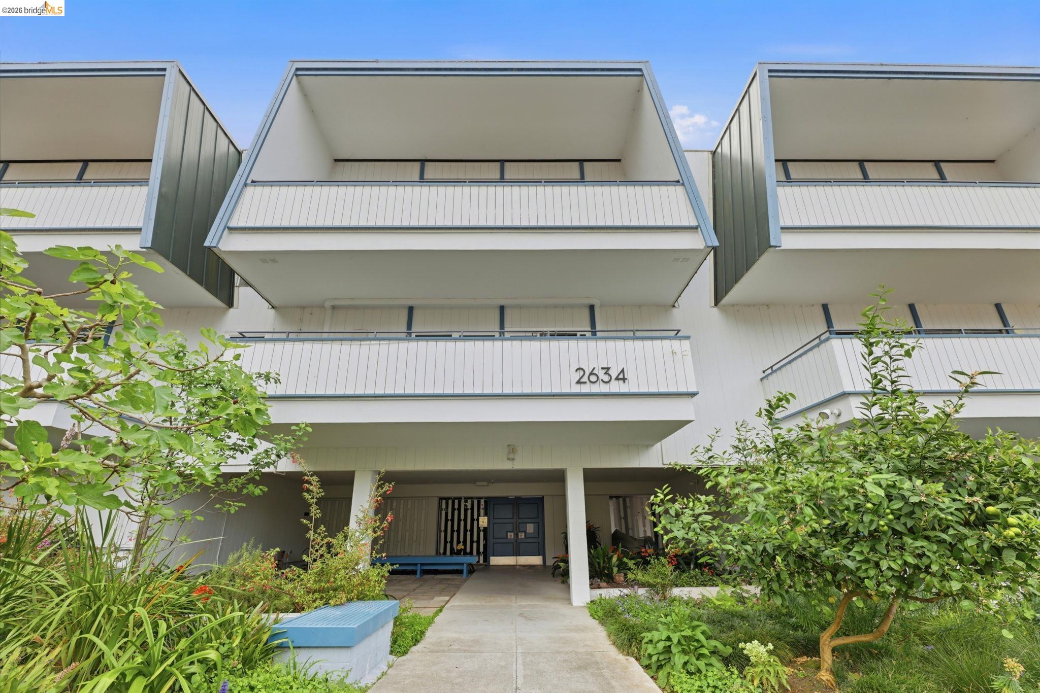 Photo #3: 41129677 Listing: Photo #3