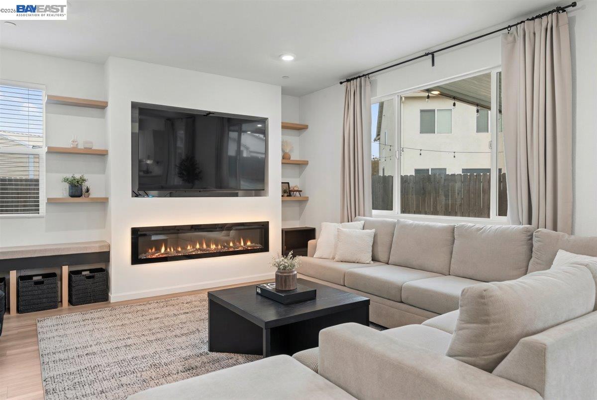 Detail Gallery Image 1 of 40 For 3651 Mcguire Dr, Stockton,  CA 95205 - 4 Beds | 3 Baths