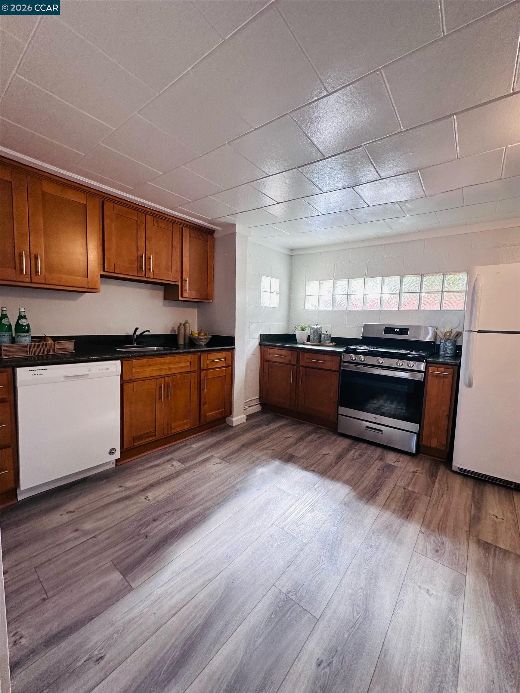 Detail Gallery Image 12 of 29 For 447 Maple Ave, Vallejo,  CA 94519 - 2 Beds | 1 Baths