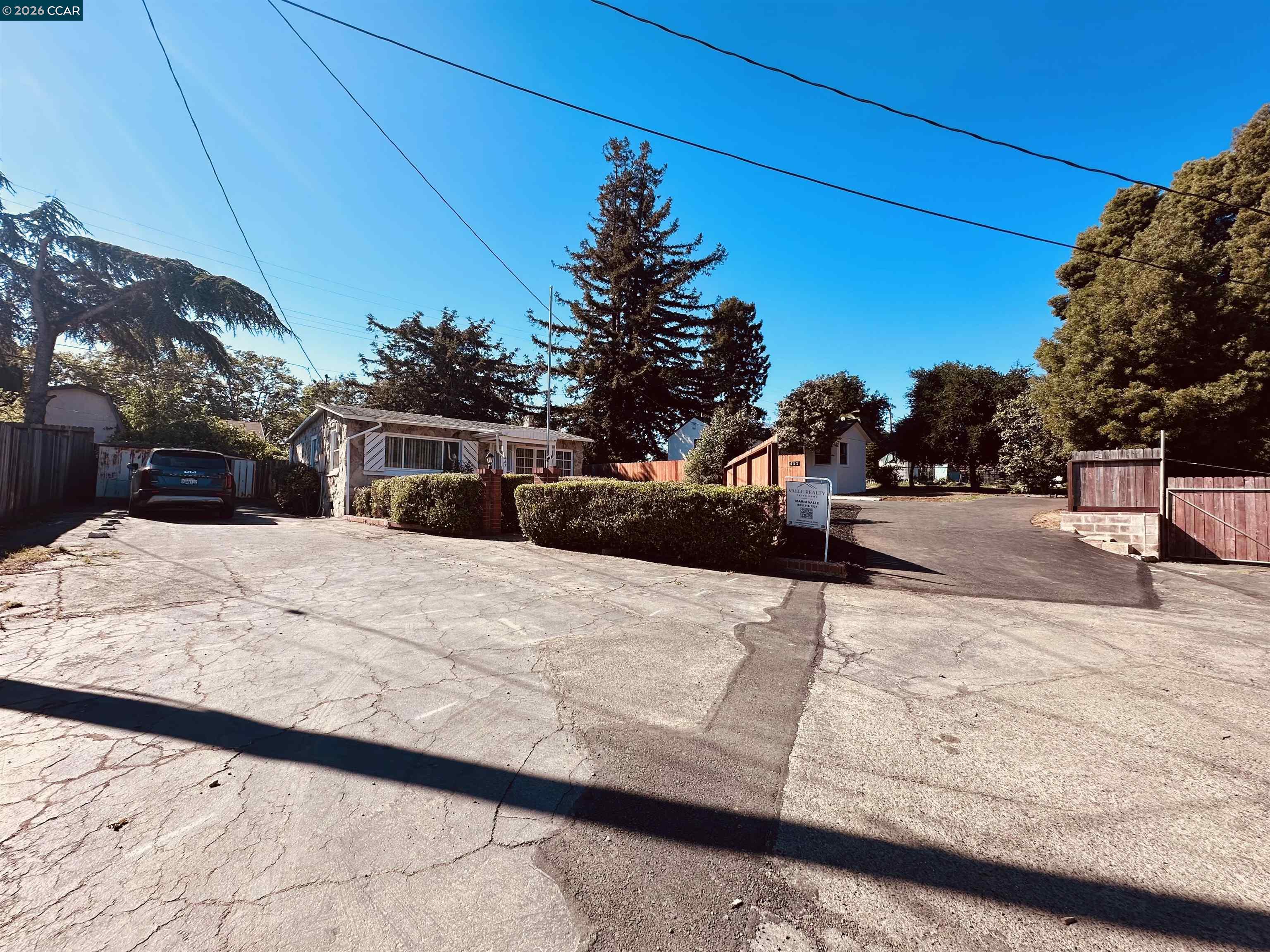 Detail Gallery Image 3 of 29 For 447 Maple Ave, Vallejo,  CA 94519 - 2 Beds | 1 Baths