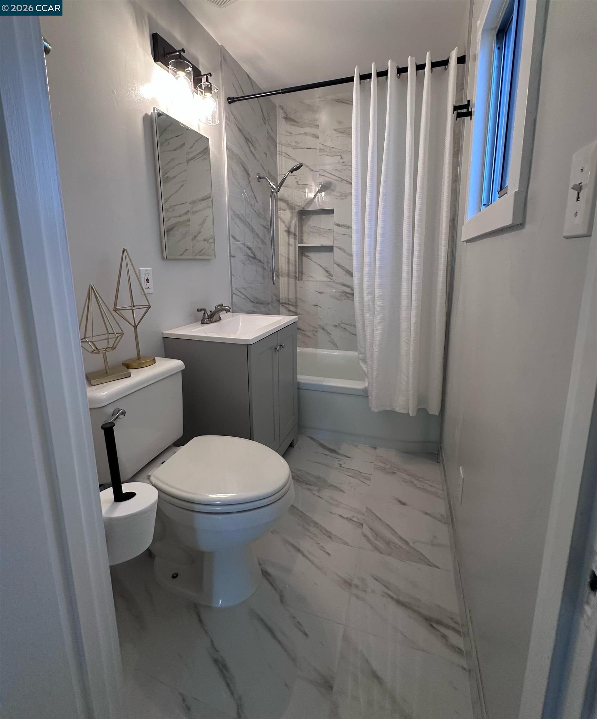 Detail Gallery Image 22 of 39 For 451 Maple Ave, Vallejo,  CA 94519 - 1 Beds | 1 Baths