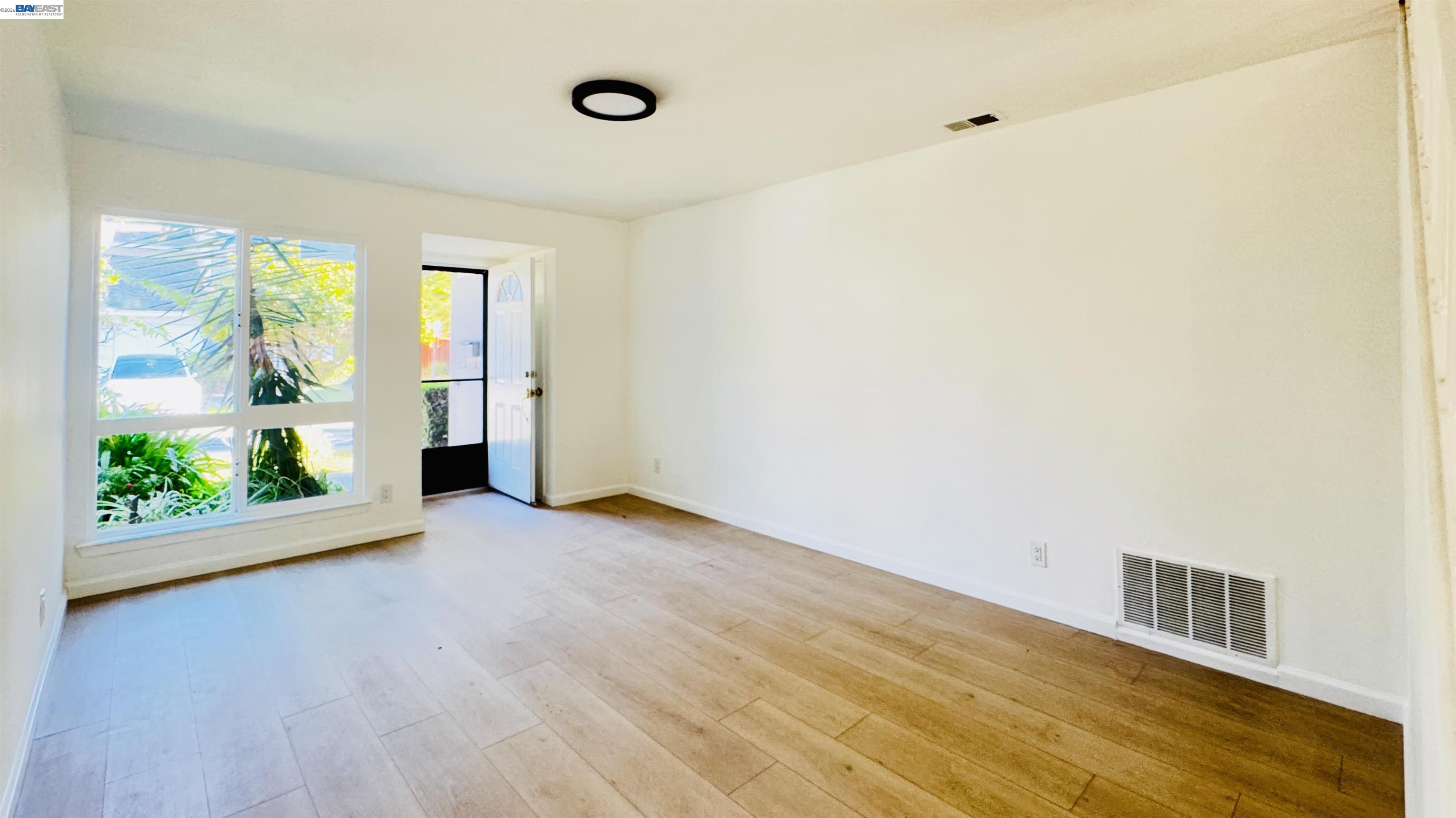 Detail Gallery Image 2 of 30 For 157 El Dorado Cmn, Fremont,  CA 94539 - 3 Beds | 1/1 Baths