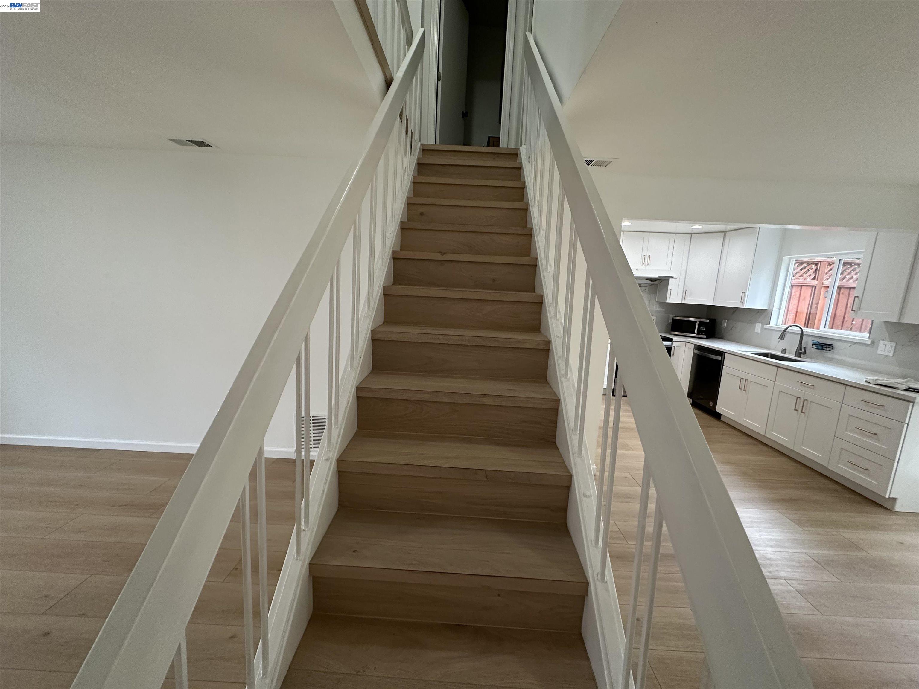 Detail Gallery Image 7 of 30 For 157 El Dorado Cmn, Fremont,  CA 94539 - 3 Beds | 1/1 Baths