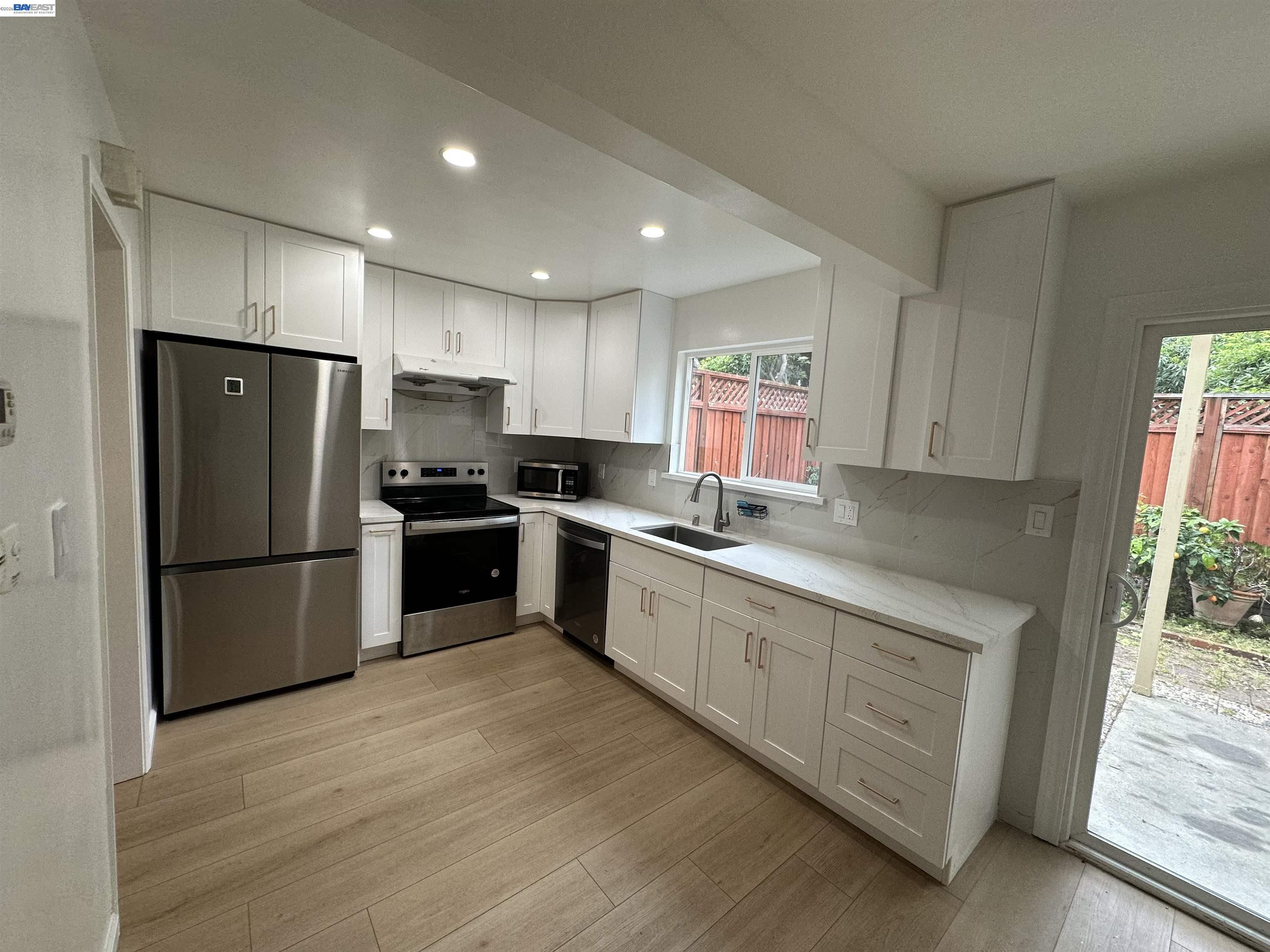 Detail Gallery Image 8 of 30 For 157 El Dorado Cmn, Fremont,  CA 94539 - 3 Beds | 1/1 Baths