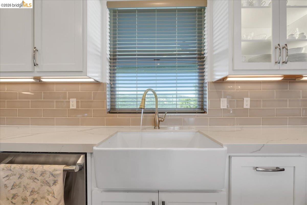 Detail Gallery Image 20 of 48 For 1976 Oak Creek, Copperopolis,  CA 95228-9363 - 3 Beds | 4 Baths