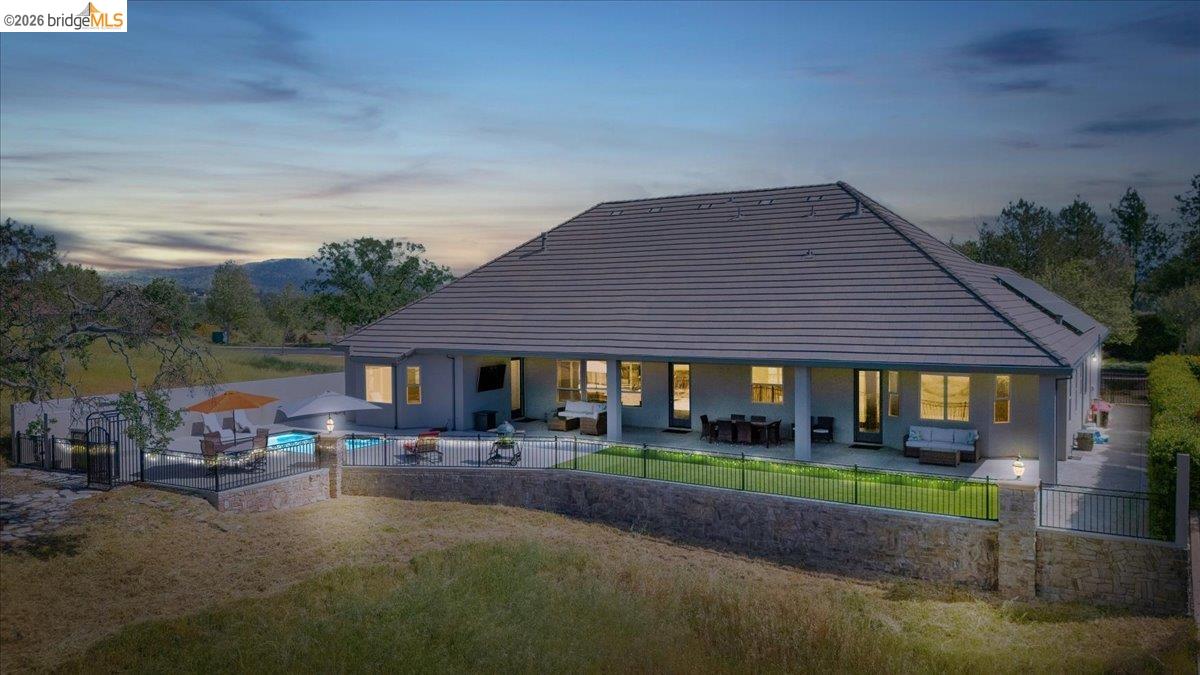 Detail Gallery Image 5 of 48 For 1976 Oak Creek, Copperopolis,  CA 95228-9363 - 3 Beds | 4 Baths