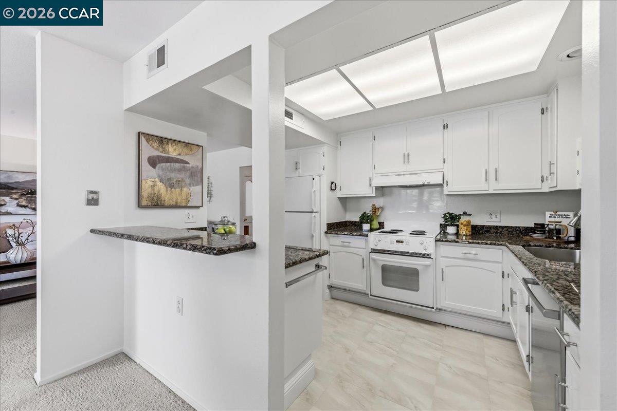 Photo #15: 41129687 Listing: Photo #15