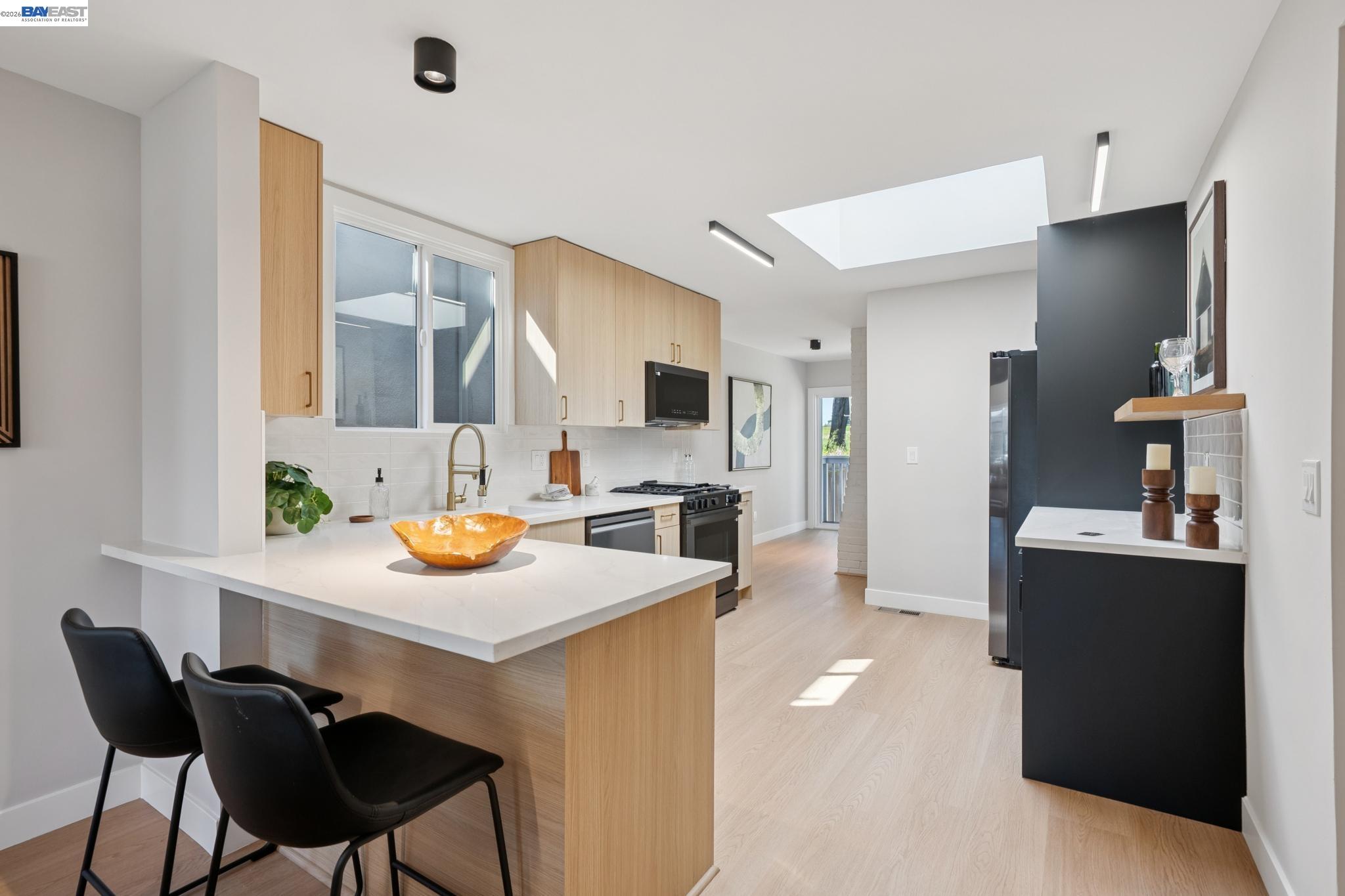 Detail Gallery Image 14 of 58 For 356 Northgate Ave, Daly City,  CA 94015 - 4 Beds | 3/1 Baths