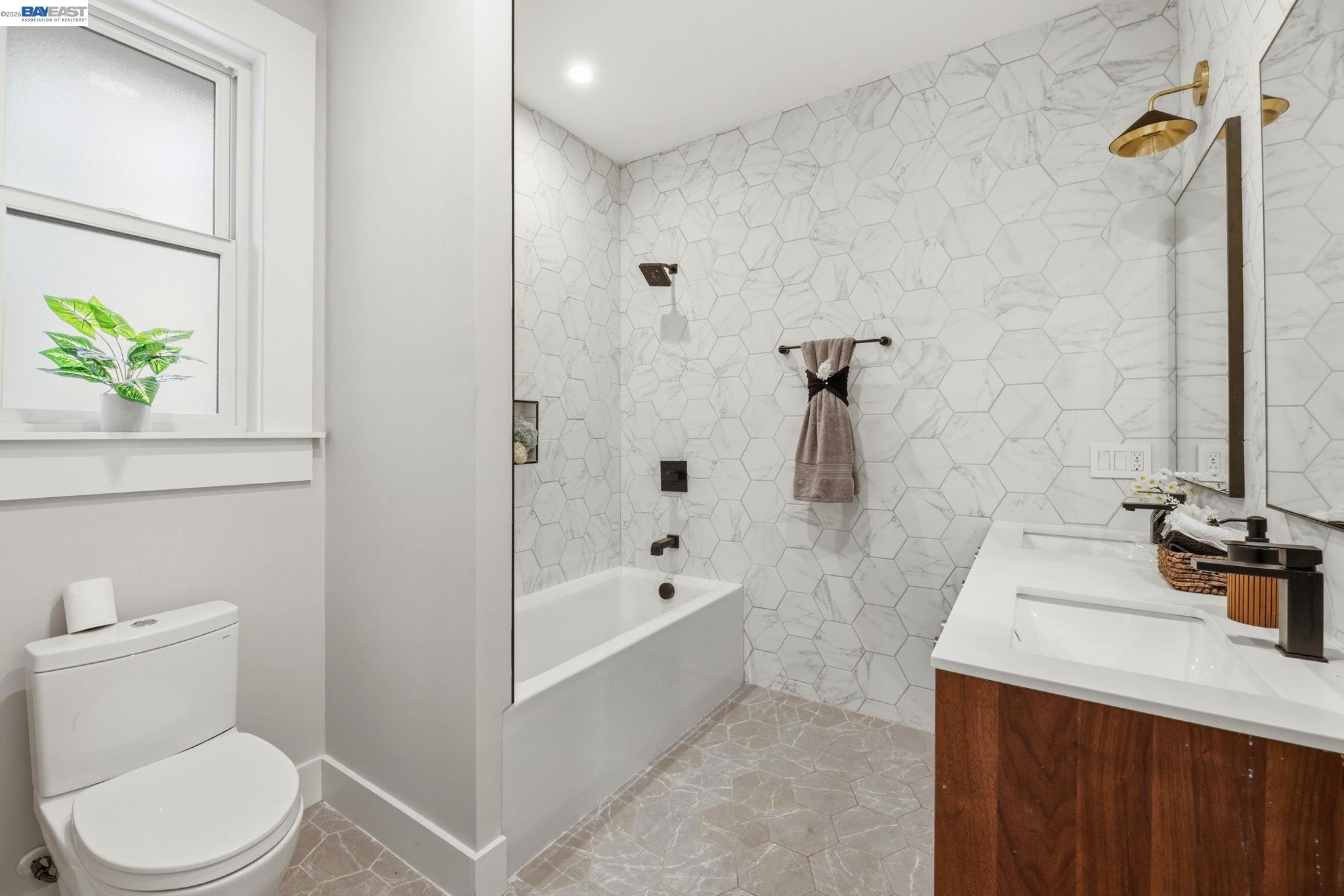 Detail Gallery Image 31 of 45 For 1841 Vine St, Berkeley,  CA 94703 - – Beds | – Baths