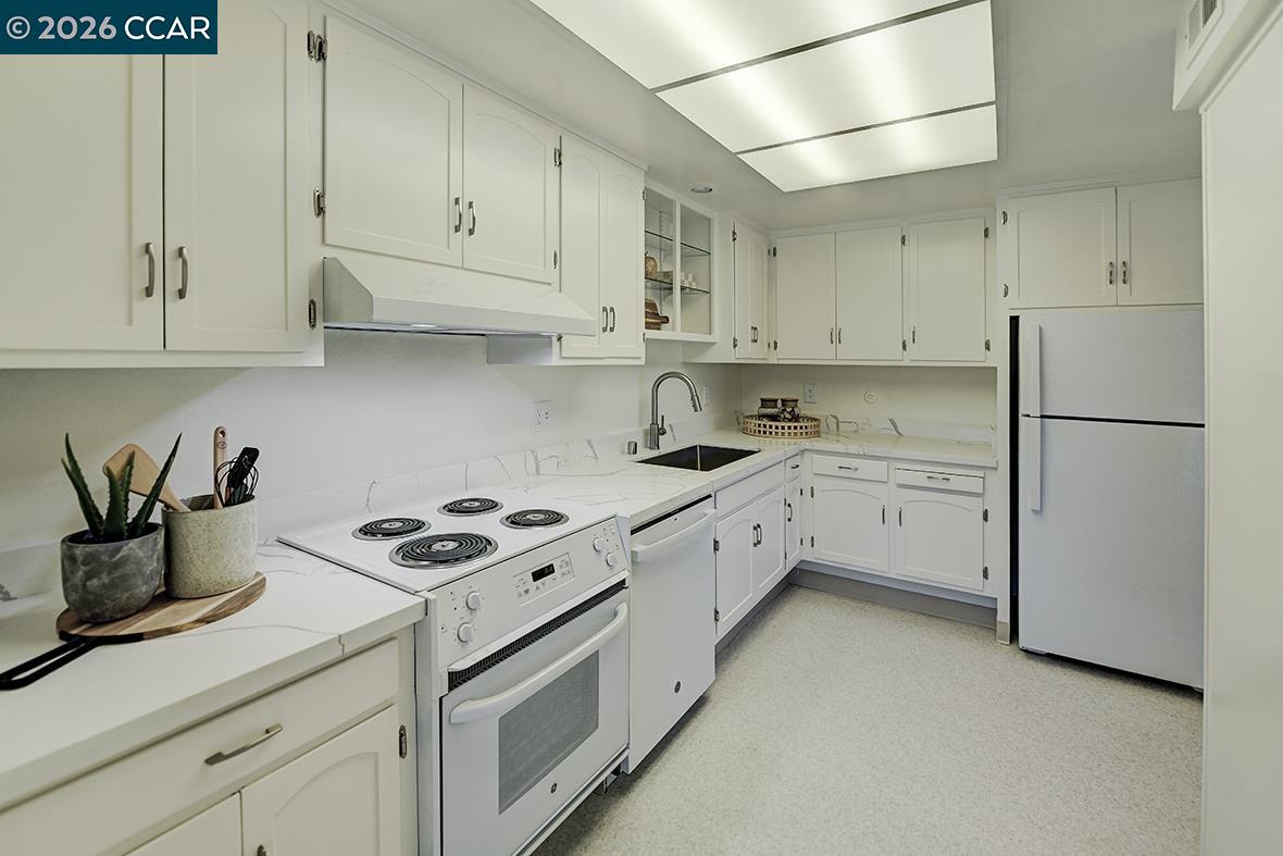 Photo #11: 41129698 Listing: Photo #11