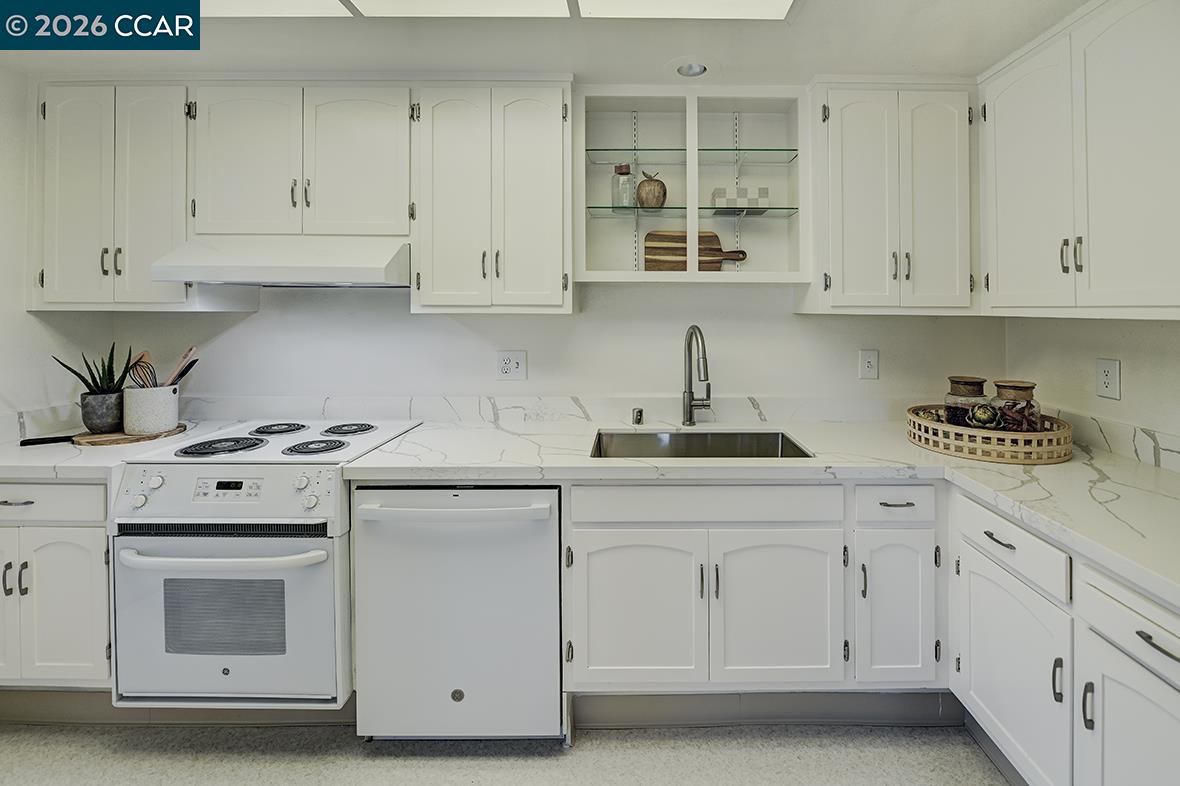 Photo #12: 41129698 Listing: Photo #12