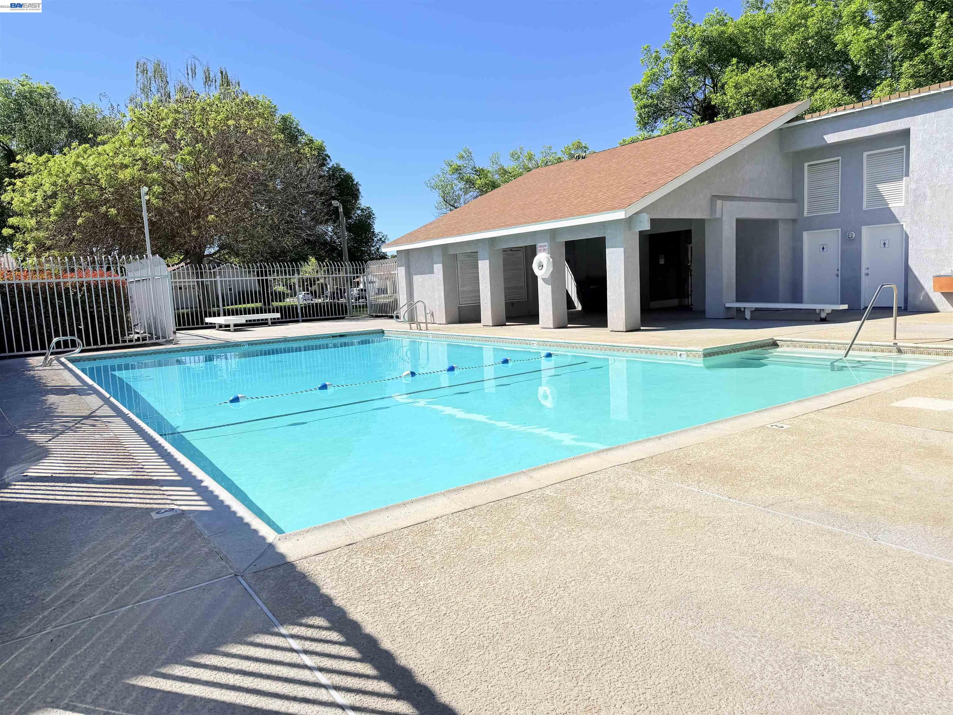 Detail Gallery Image 3 of 4 For 1205 Courtney Way, Modesto,  CA 95358 - 2 Beds | 2 Baths