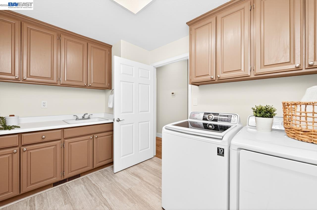 Detail Gallery Image 32 of 54 For 788 Crystal Ln, Pleasanton,  CA 94566 - 5 Beds | 3 Baths