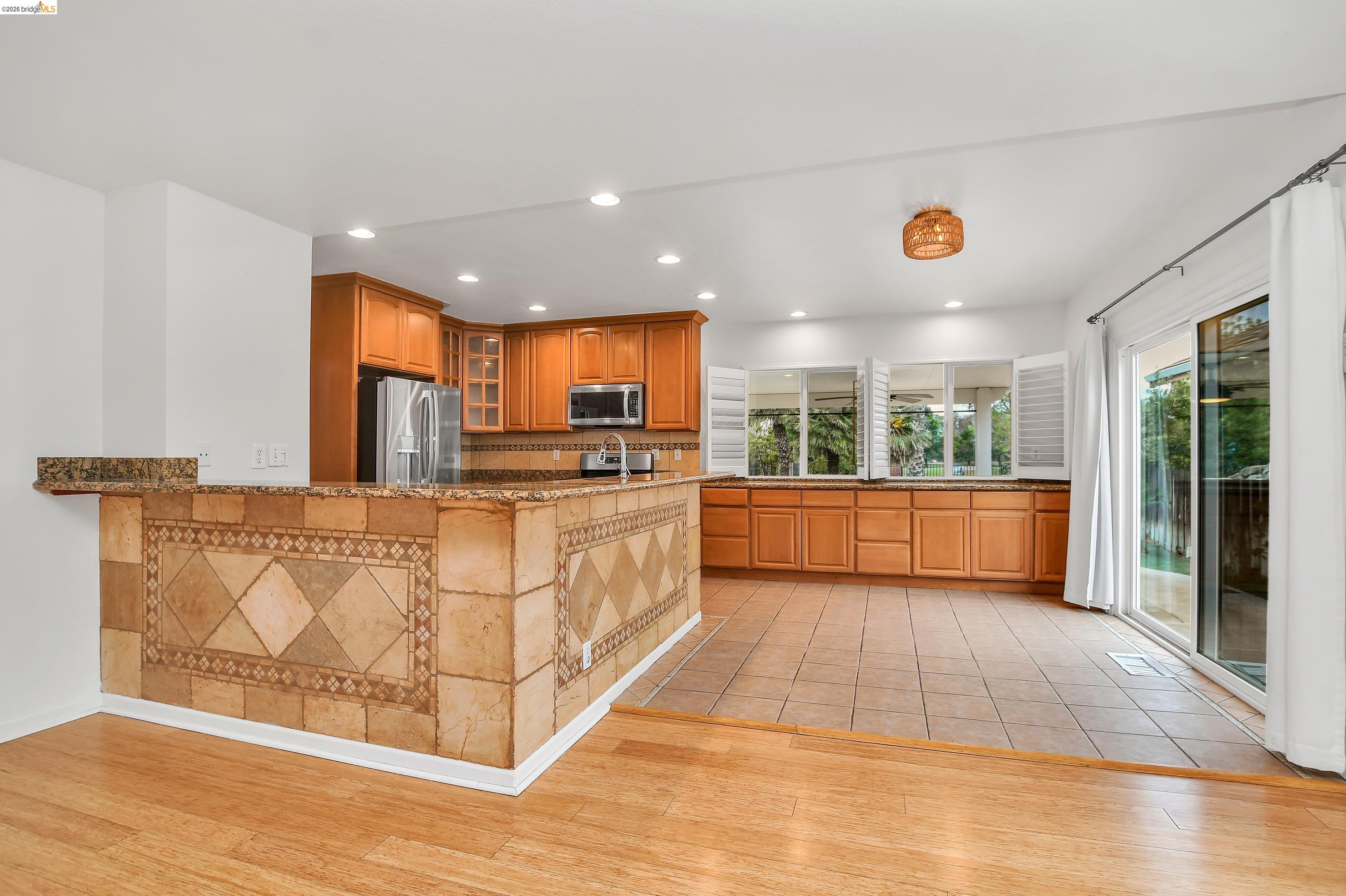 Detail Gallery Image 11 of 50 For 5460 Azure Ct, Discovery Bay,  CA 94505 - 4 Beds | 3 Baths